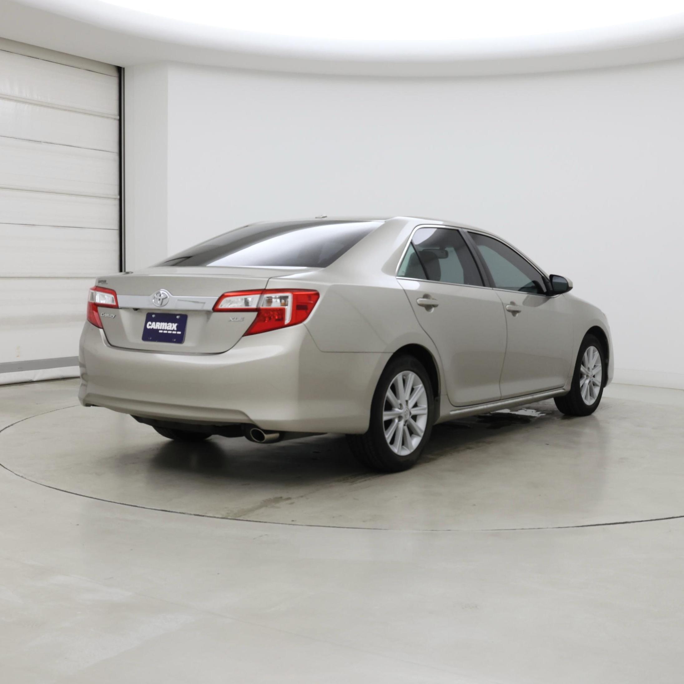 Thumbnail: 2014 Toyota Camry - 8