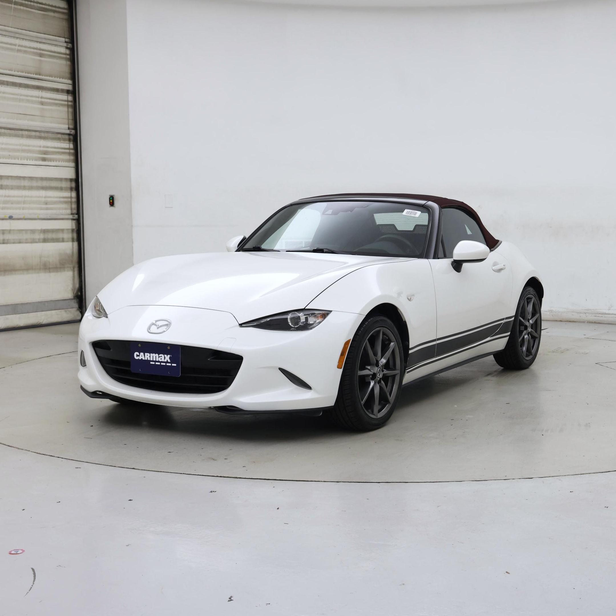 Thumbnail: 2018 Mazda MX-5 Miata - 4