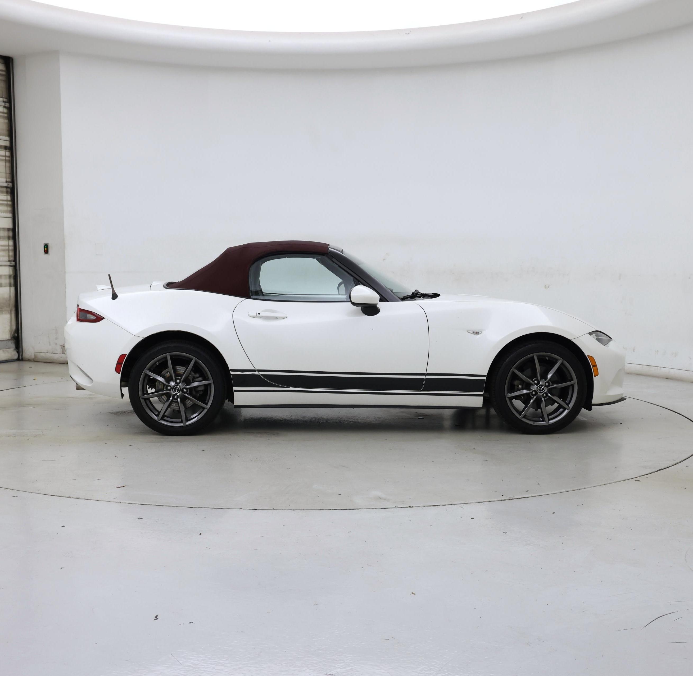 Thumbnail: 2018 Mazda MX-5 Miata - 7