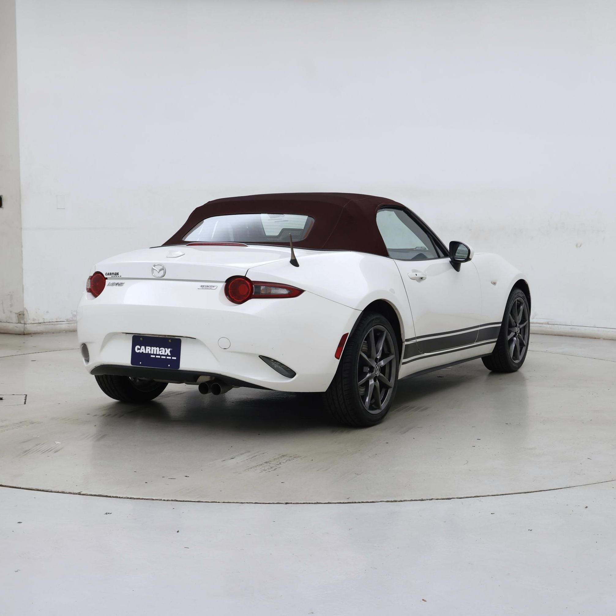 Thumbnail: 2018 Mazda MX-5 Miata - 8