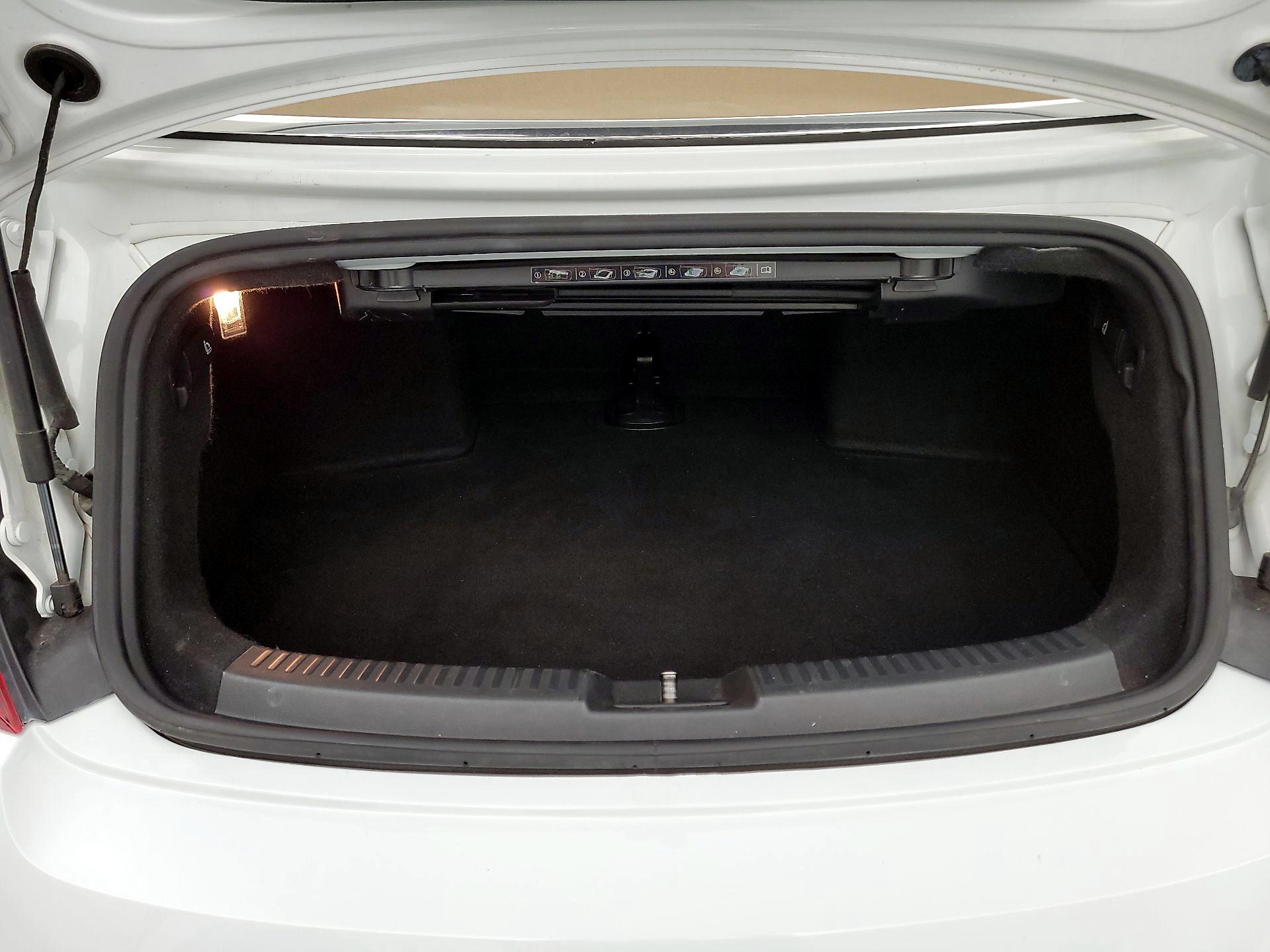 Thumbnail: 2015 Volkswagen Beetle - 19