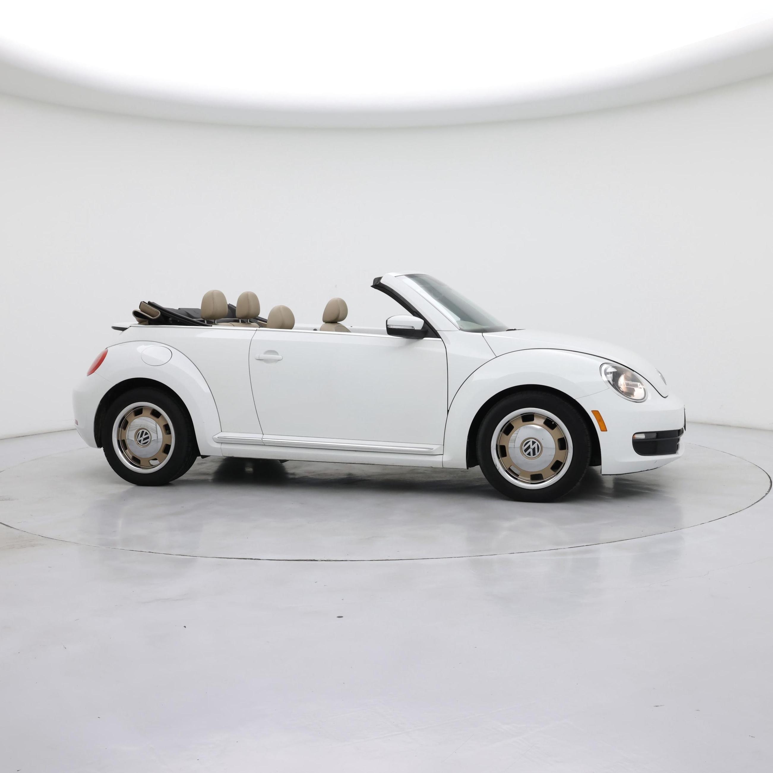 Thumbnail: 2015 Volkswagen Beetle - 6