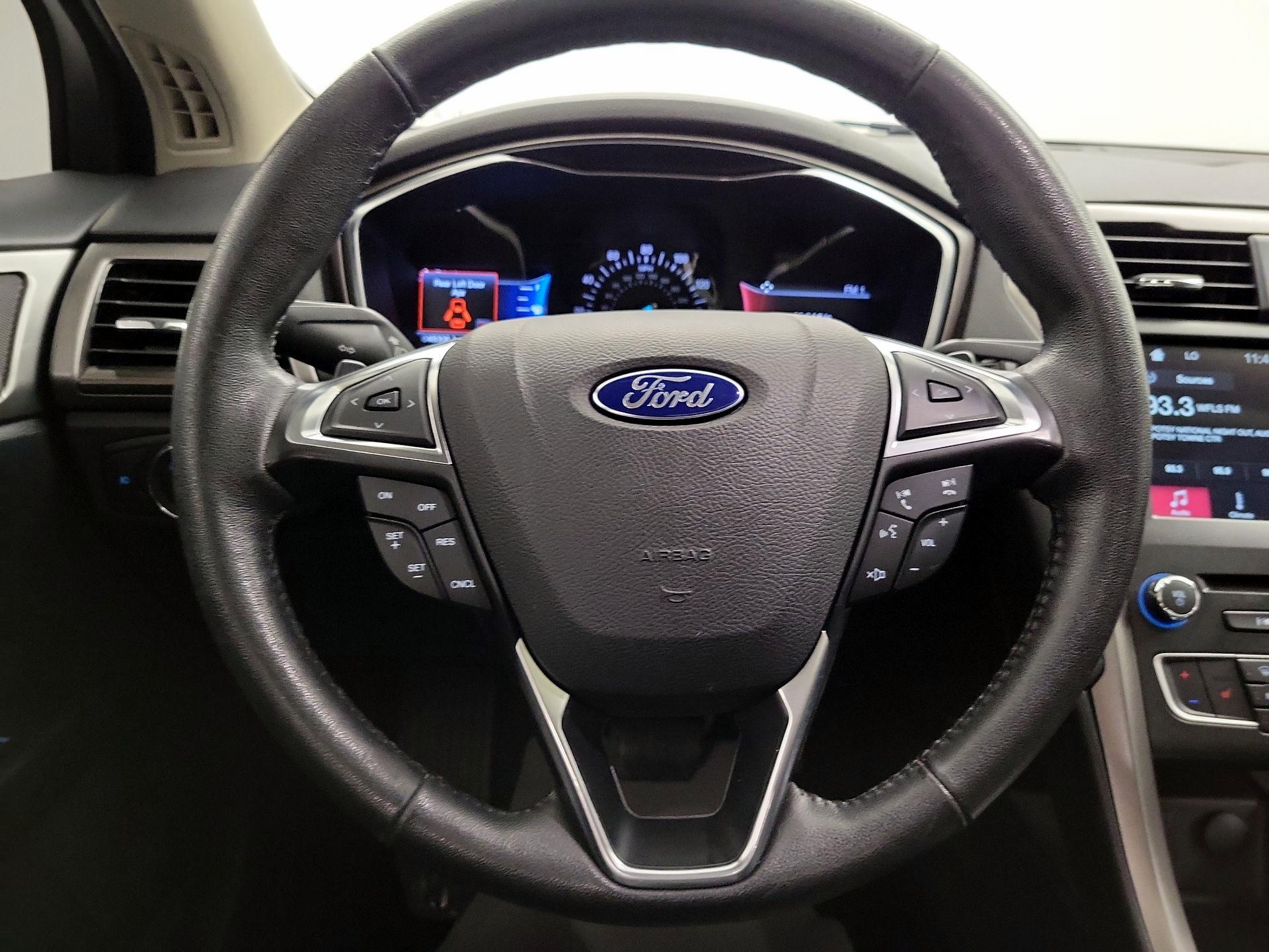 Thumbnail: 2017 Ford Fusion - 10