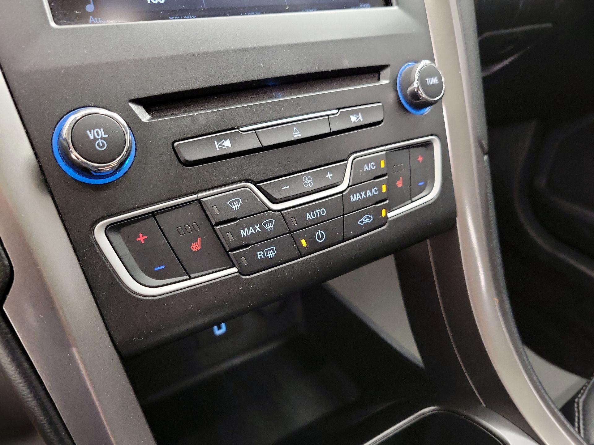 Thumbnail: 2017 Ford Fusion - 16
