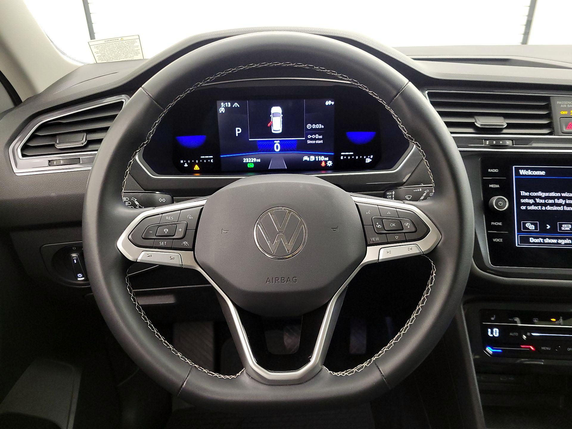 Thumbnail: 2023 Volkswagen Tiguan - 10