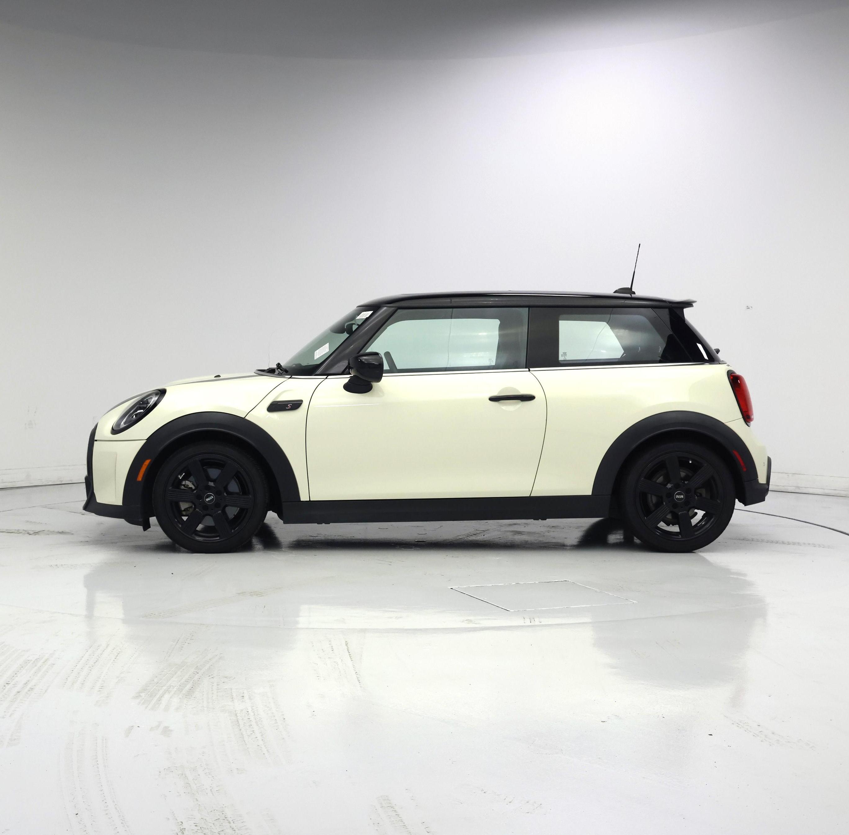 Thumbnail: 2022 MINI Cooper Hardtop - 3