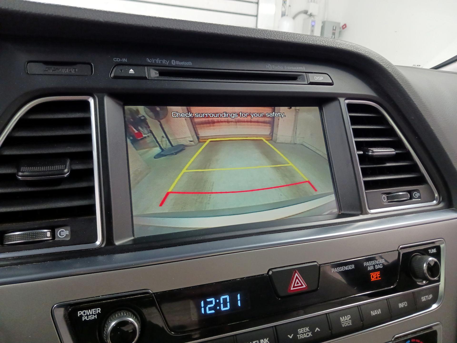 Thumbnail: 2015 Hyundai Sonata - 12