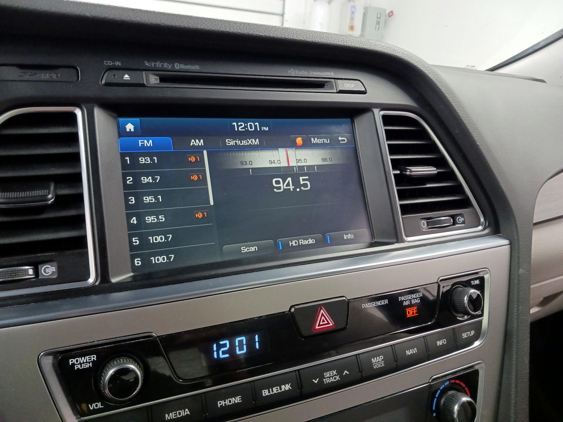 Thumbnail: 2015 Hyundai Sonata - 13