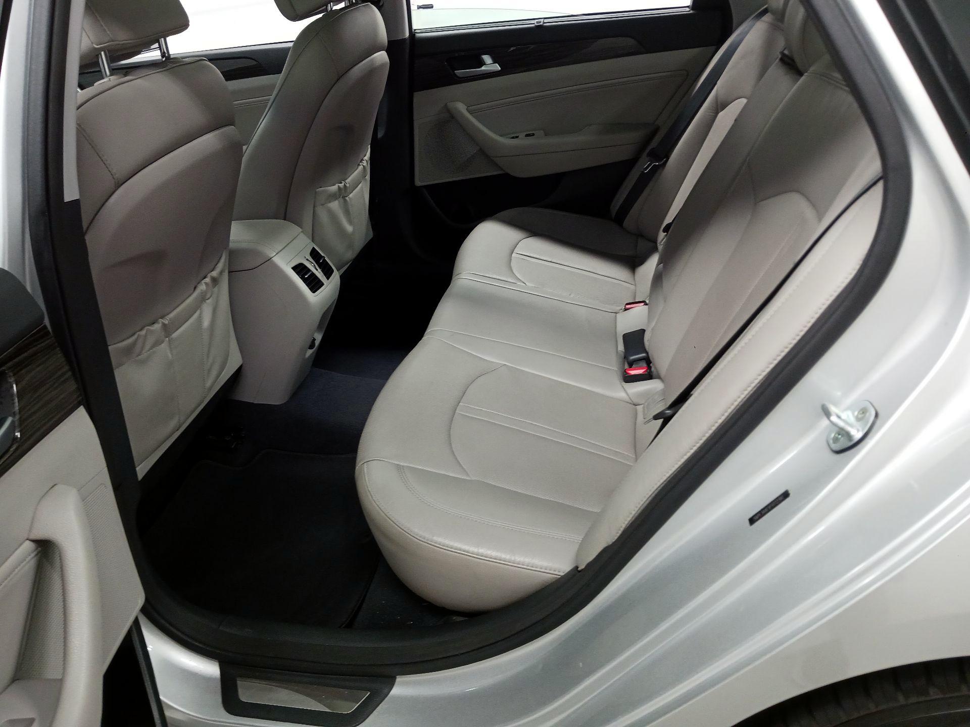 Thumbnail: 2015 Hyundai Sonata - 17