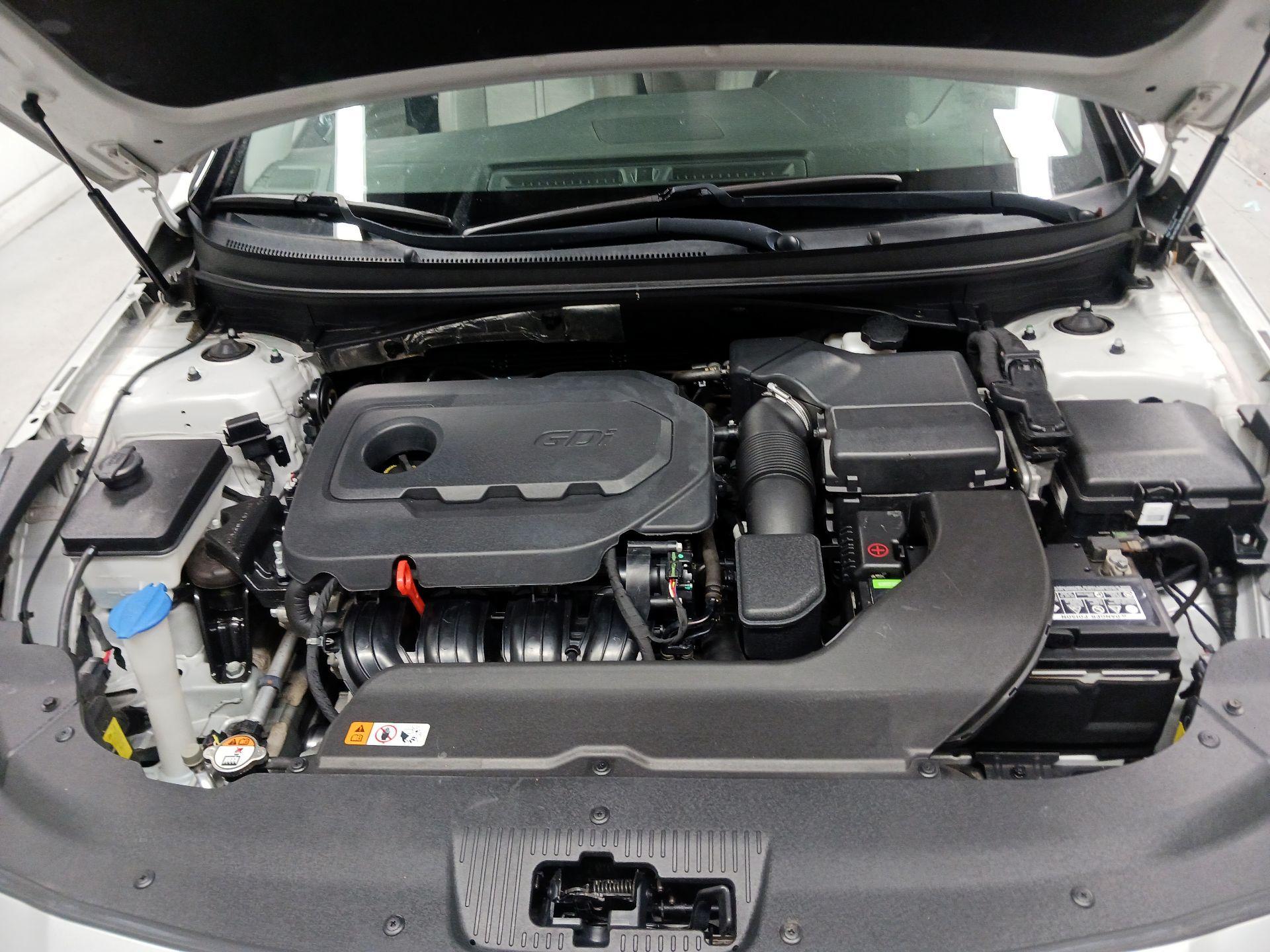Thumbnail: 2015 Hyundai Sonata - 19