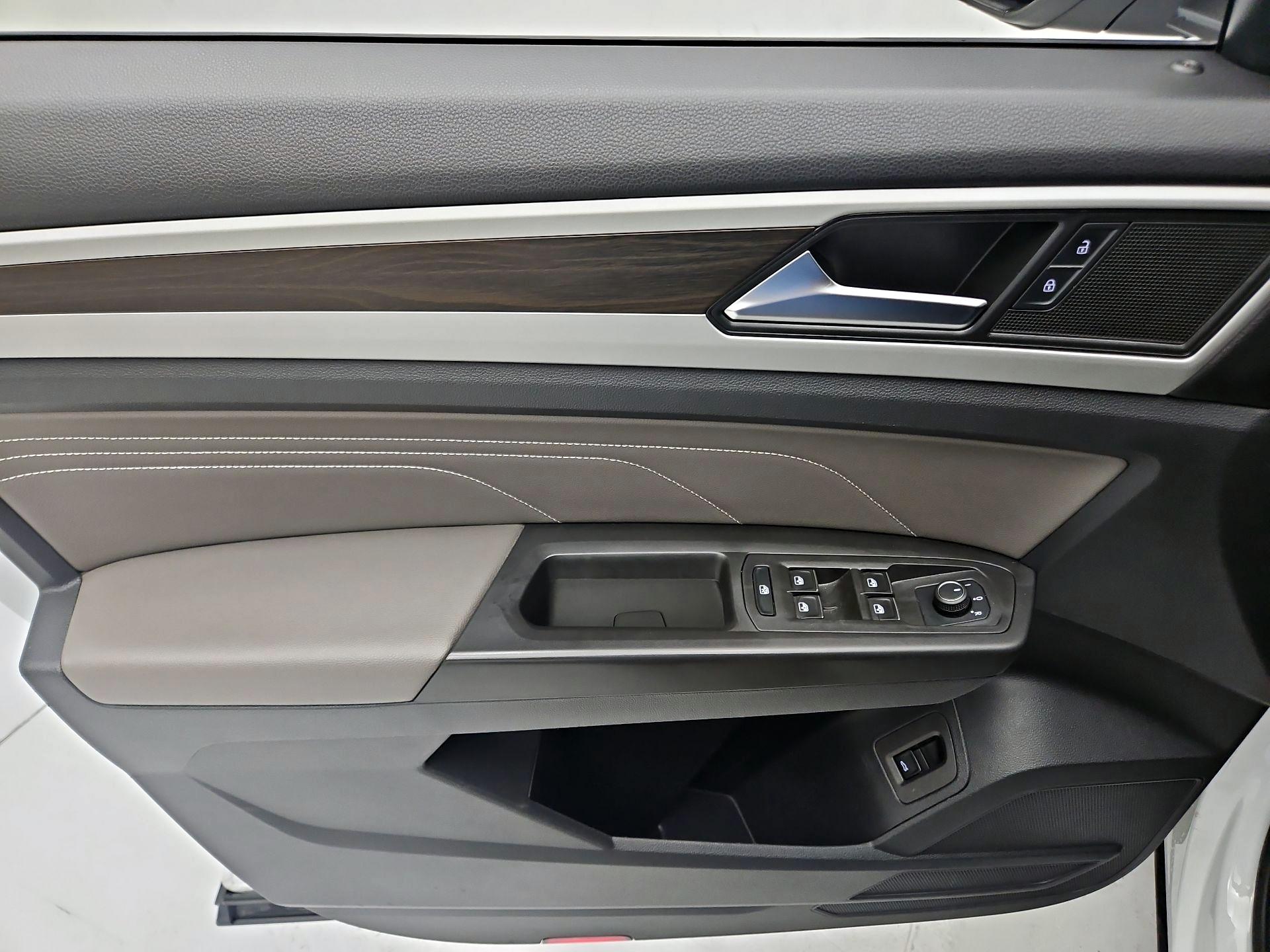 Thumbnail: 2023 Volkswagen Atlas - 12