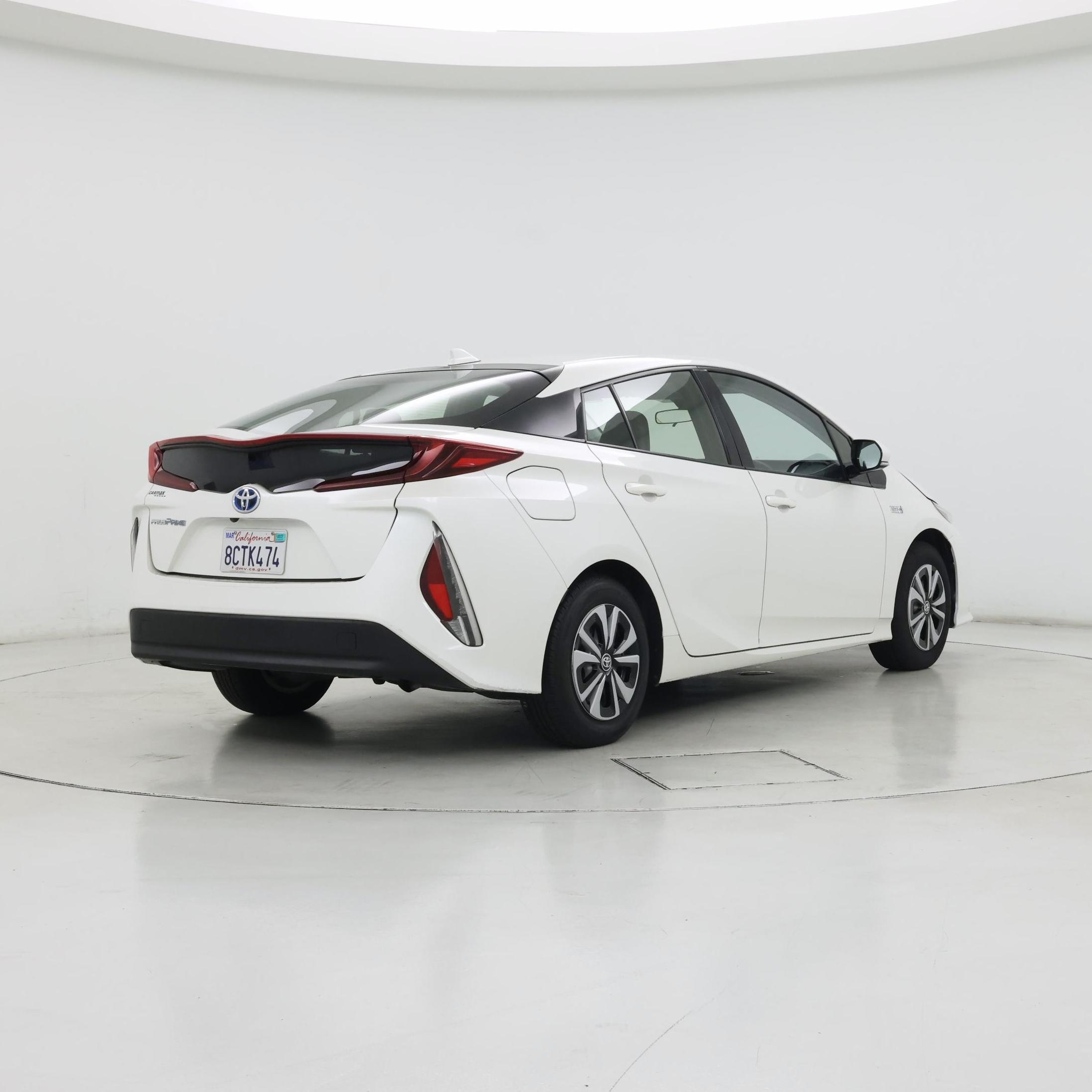 Thumbnail: 2017 Toyota Prius Prime - 8