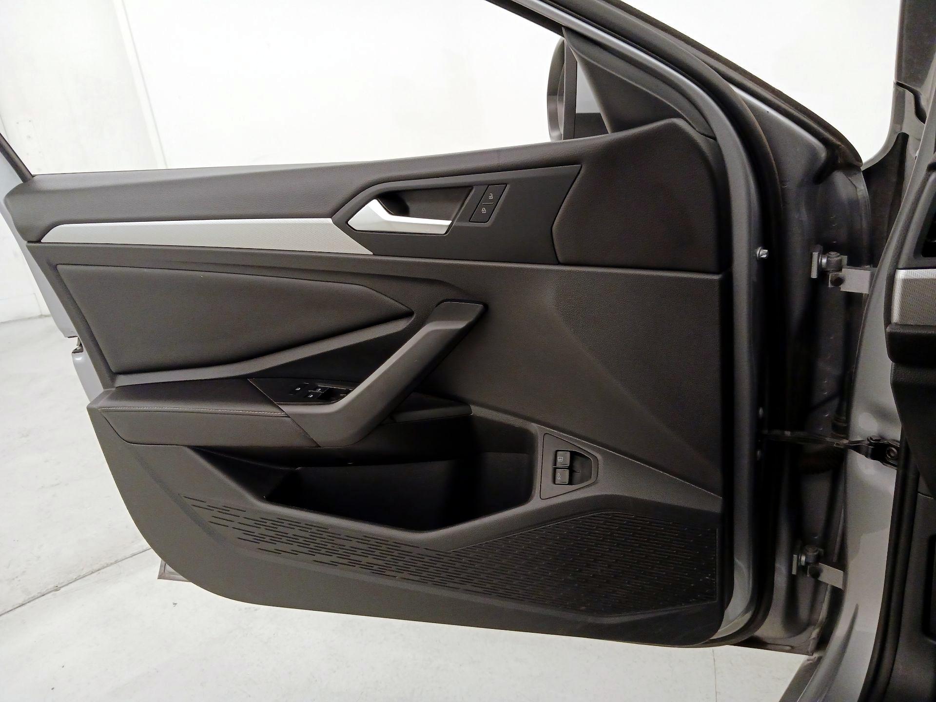 Thumbnail: 2022 Volkswagen Jetta - 12