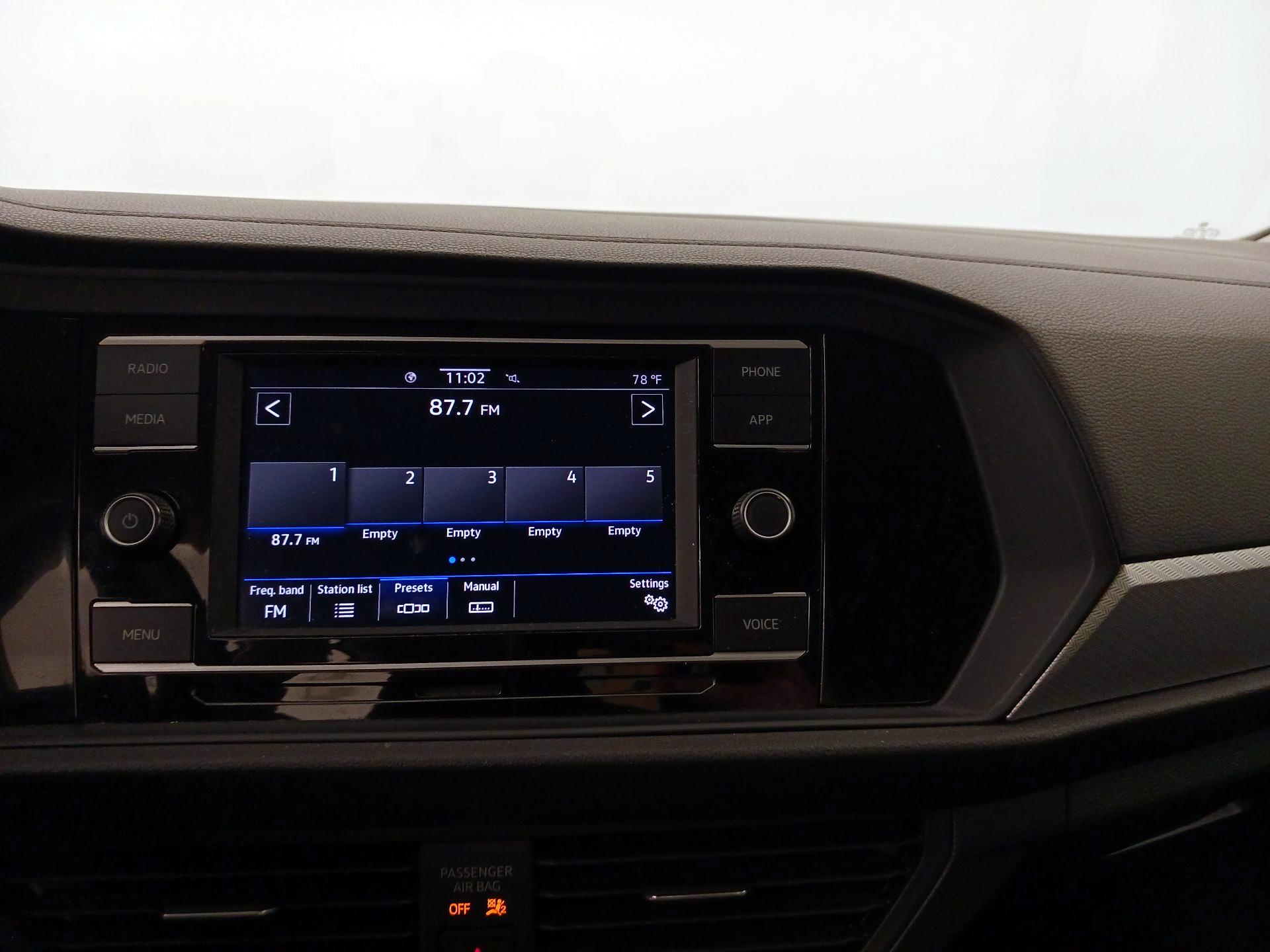 Thumbnail: 2022 Volkswagen Jetta - 15