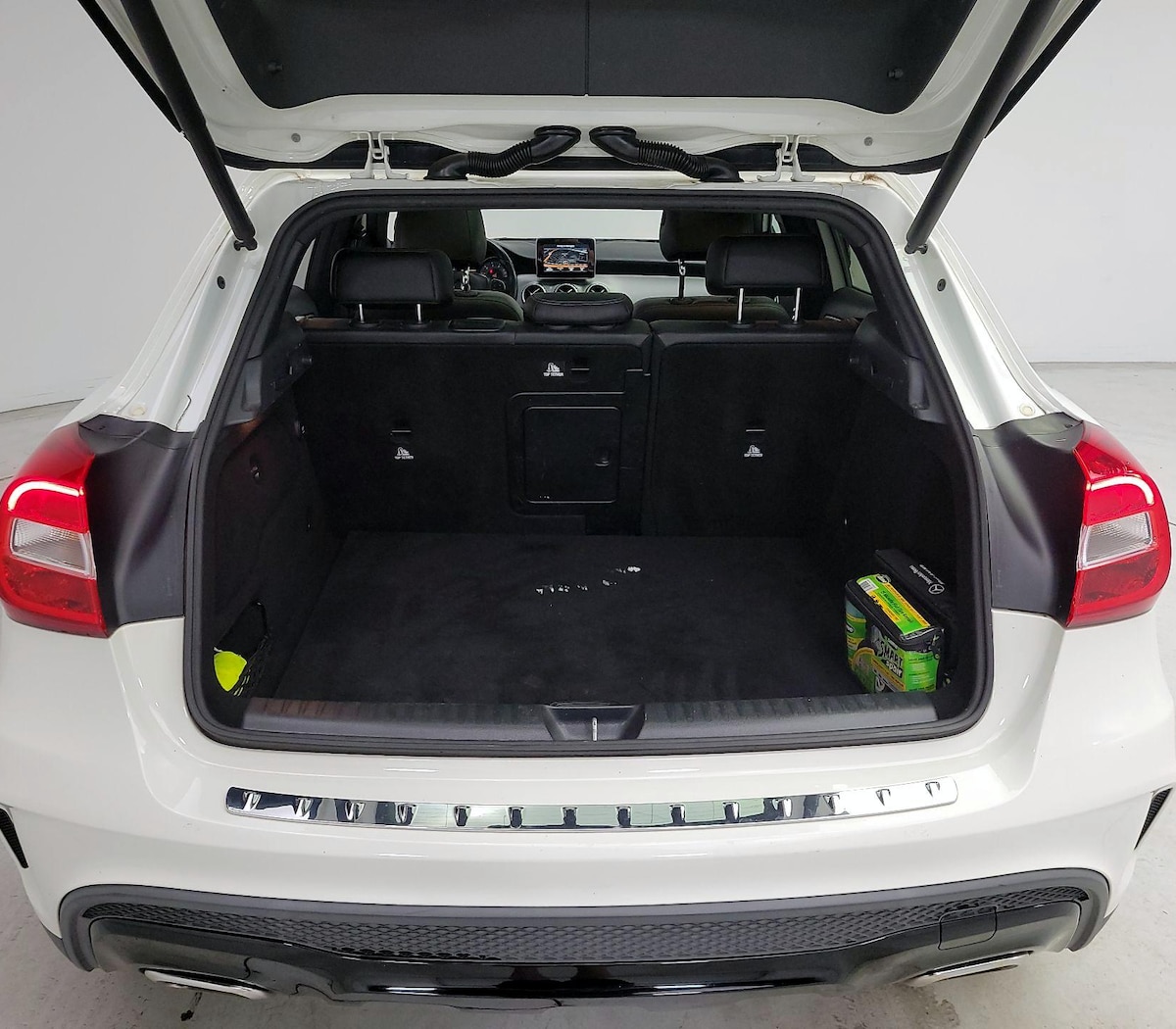 Trunk/Cargo (Seats Up)