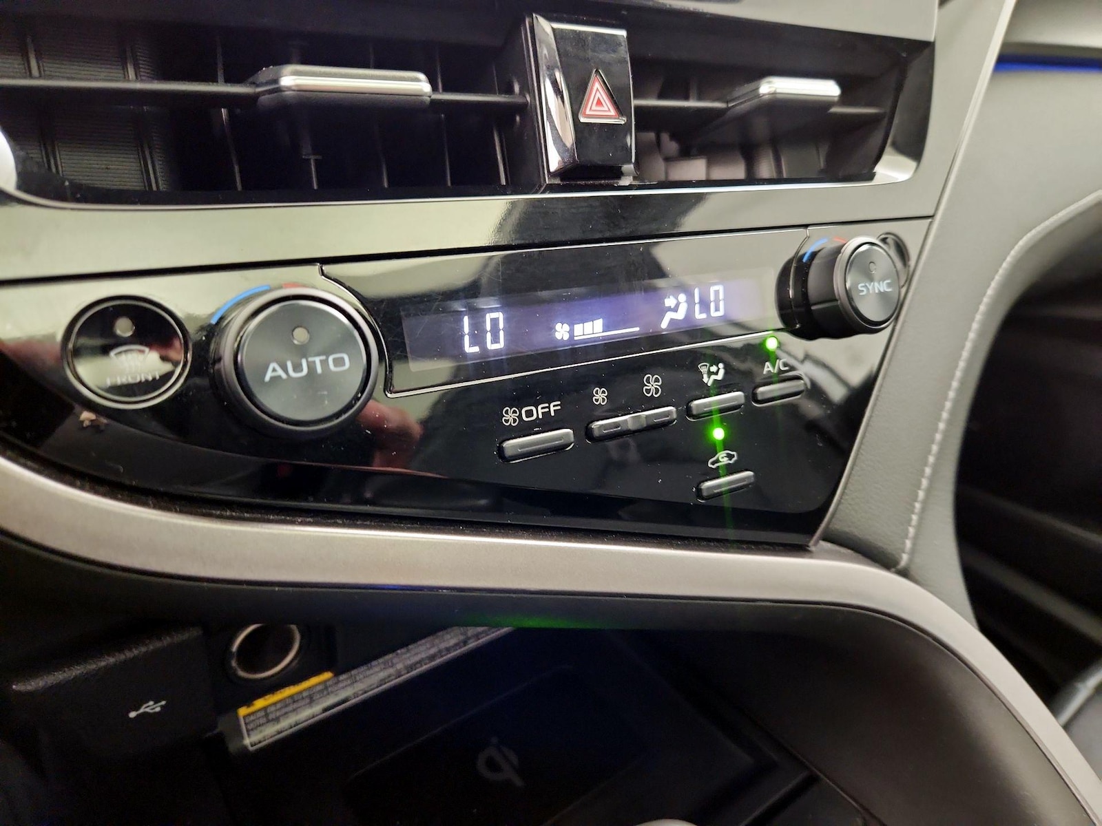 2021 Toyota Camry XSE - Photo 17