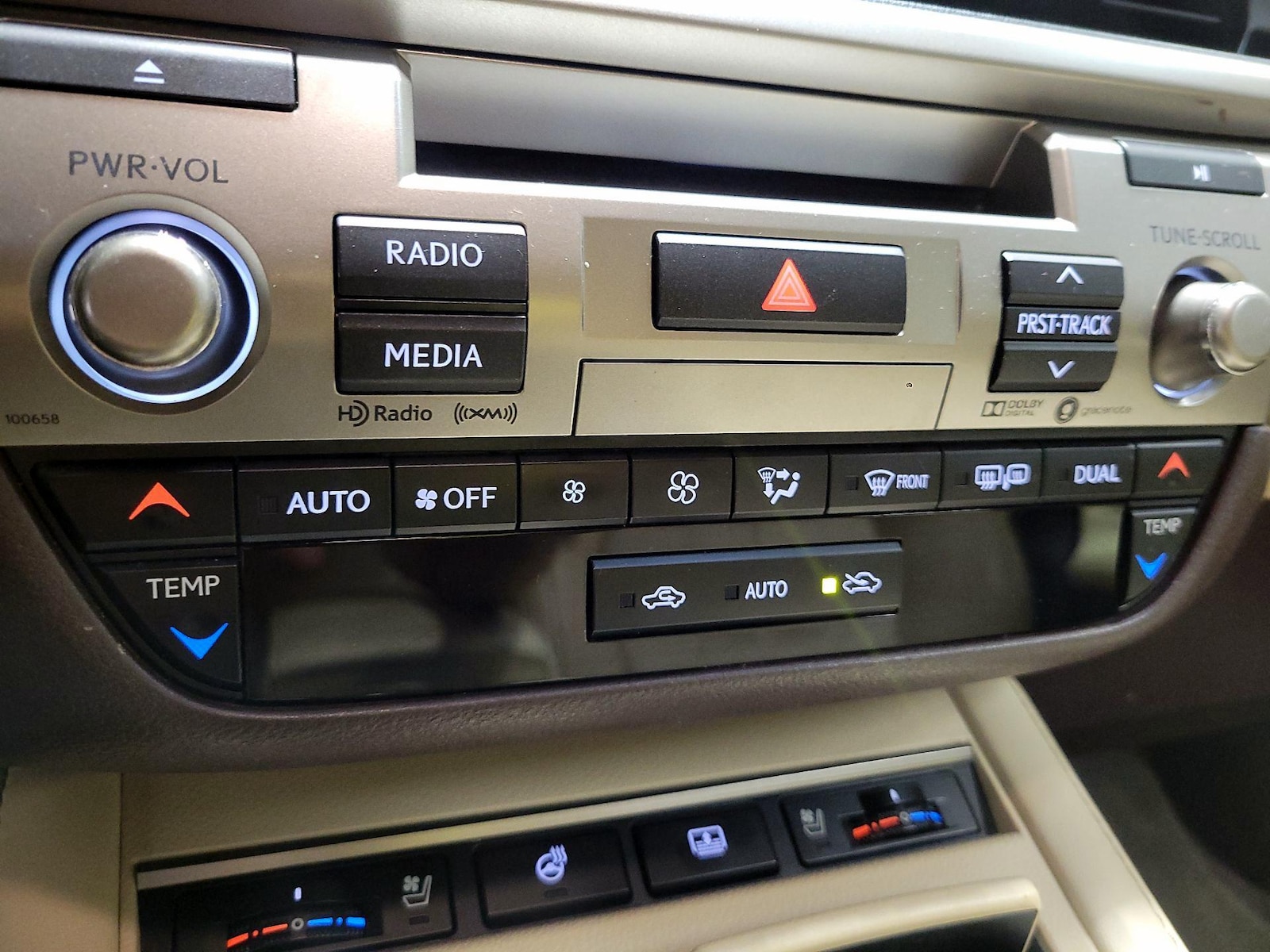 2017 Lexus ES 350 - Photo 18