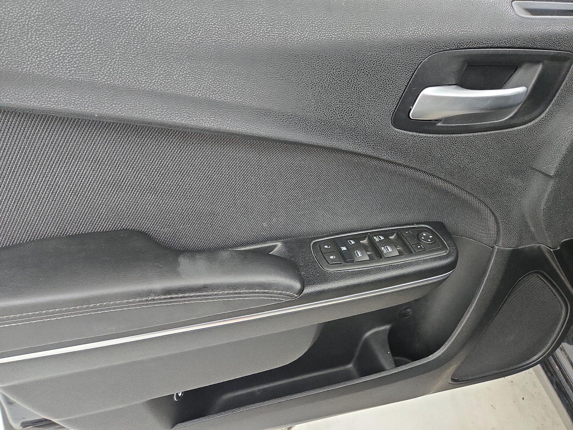 Thumbnail: 2016 Dodge Charger - 12