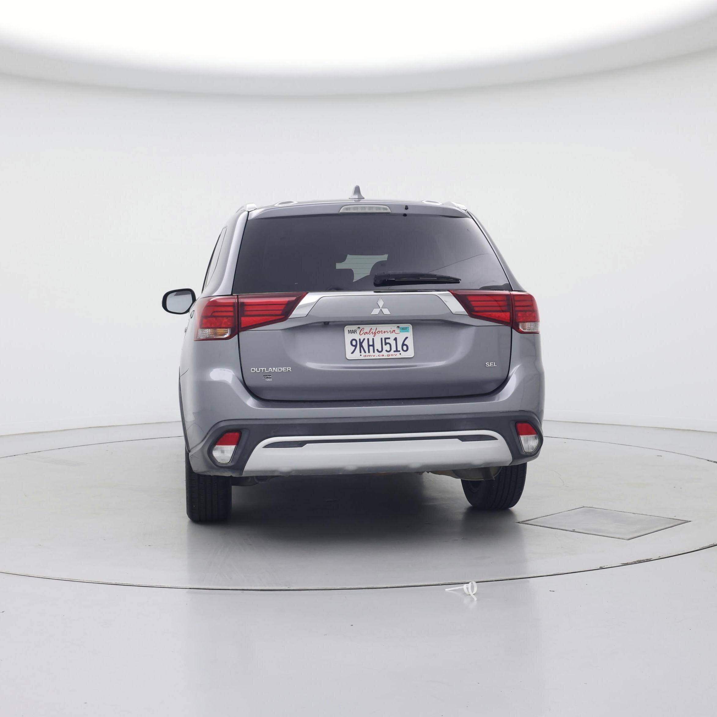 Thumbnail: 2020 Mitsubishi Outlander - 6