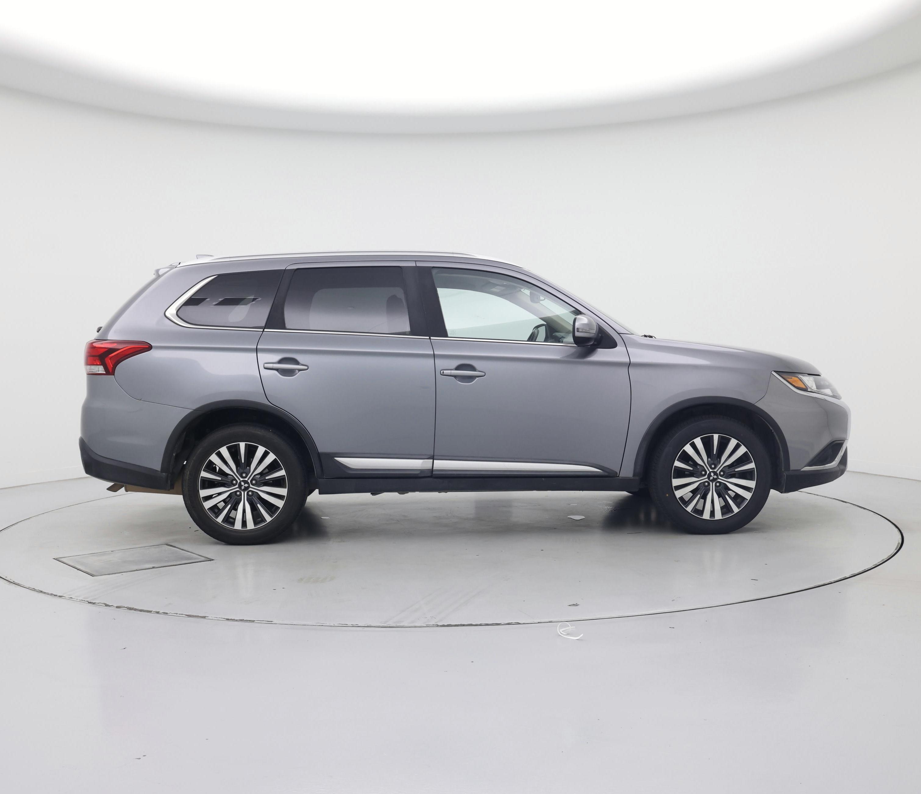 Thumbnail: 2020 Mitsubishi Outlander - 7