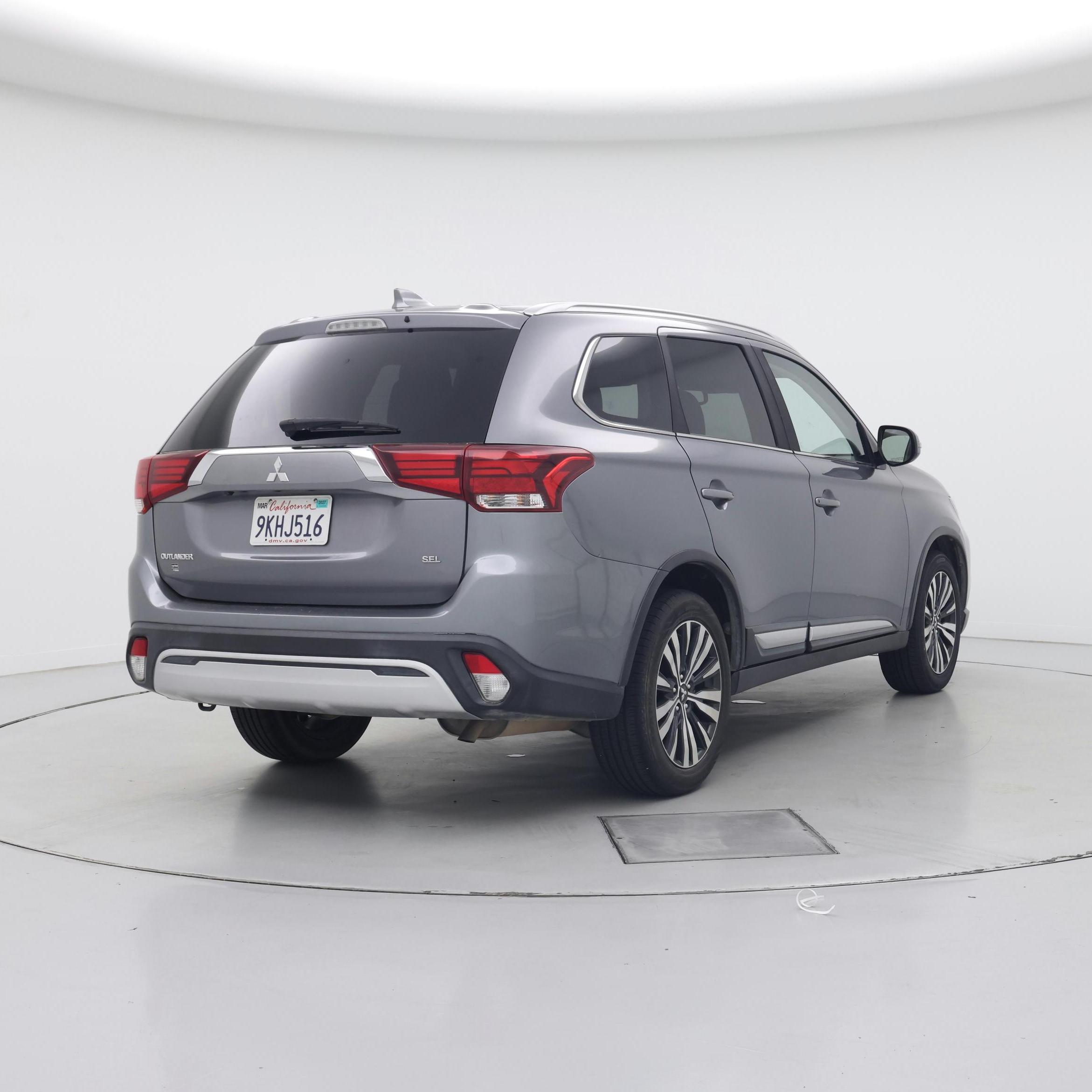 Thumbnail: 2020 Mitsubishi Outlander - 8