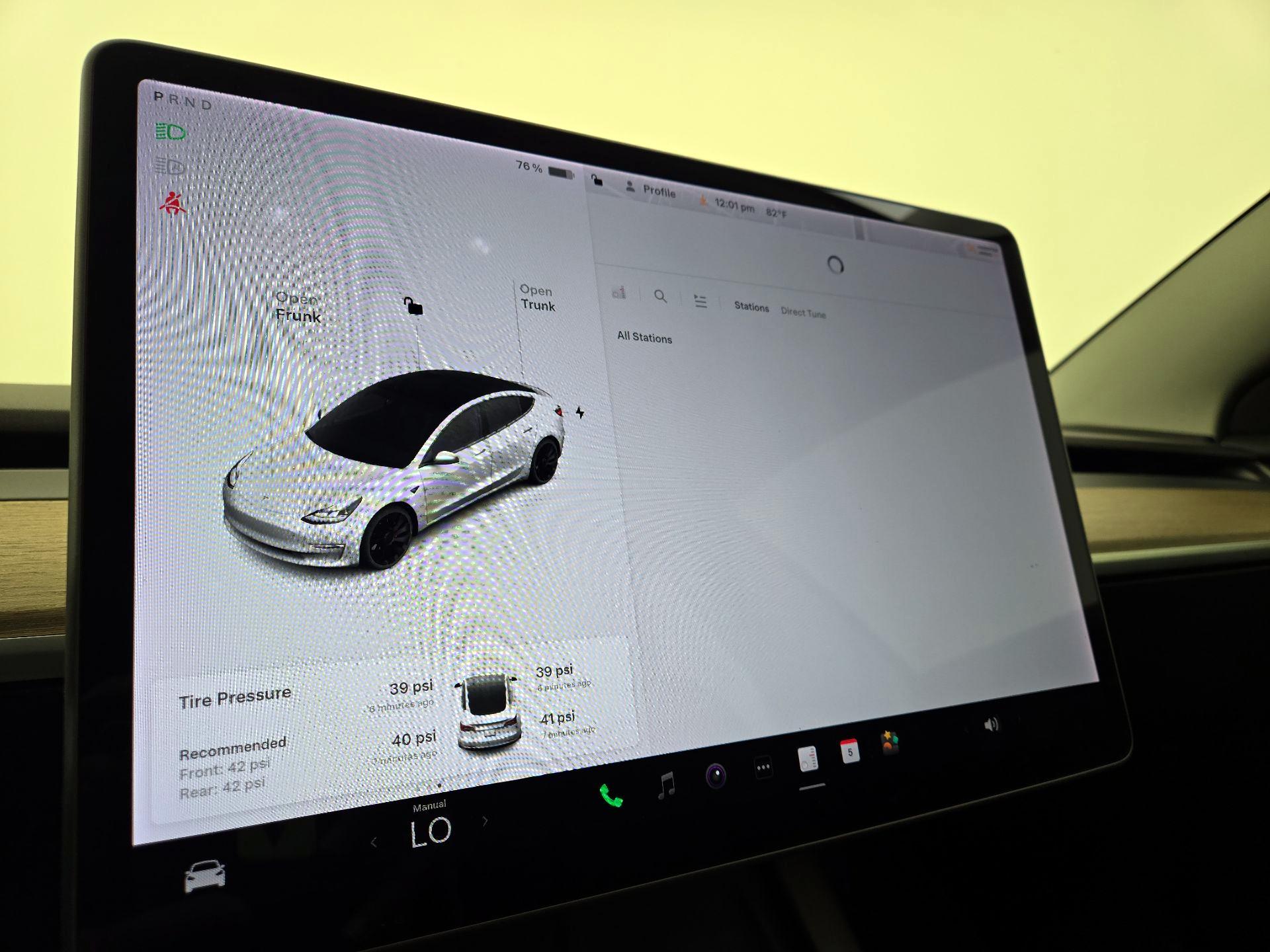 Thumbnail: 2022 Tesla Model 3 - 15