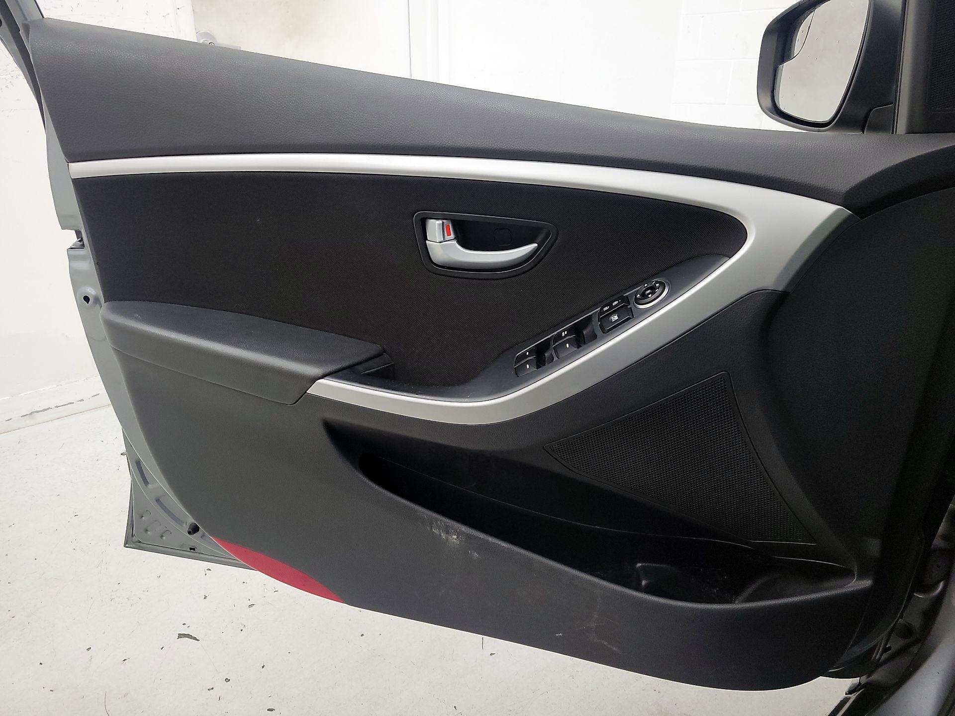 Thumbnail: 2016 Hyundai Elantra - 12