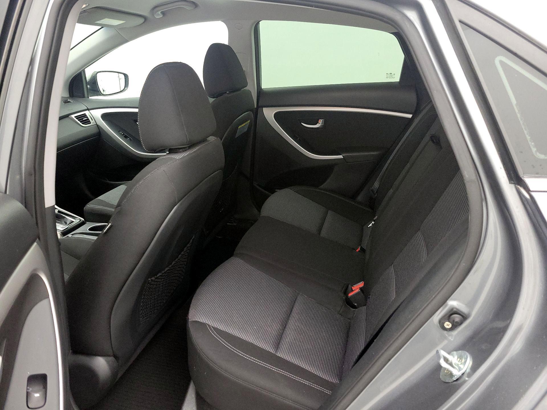 Thumbnail: 2016 Hyundai Elantra - 18