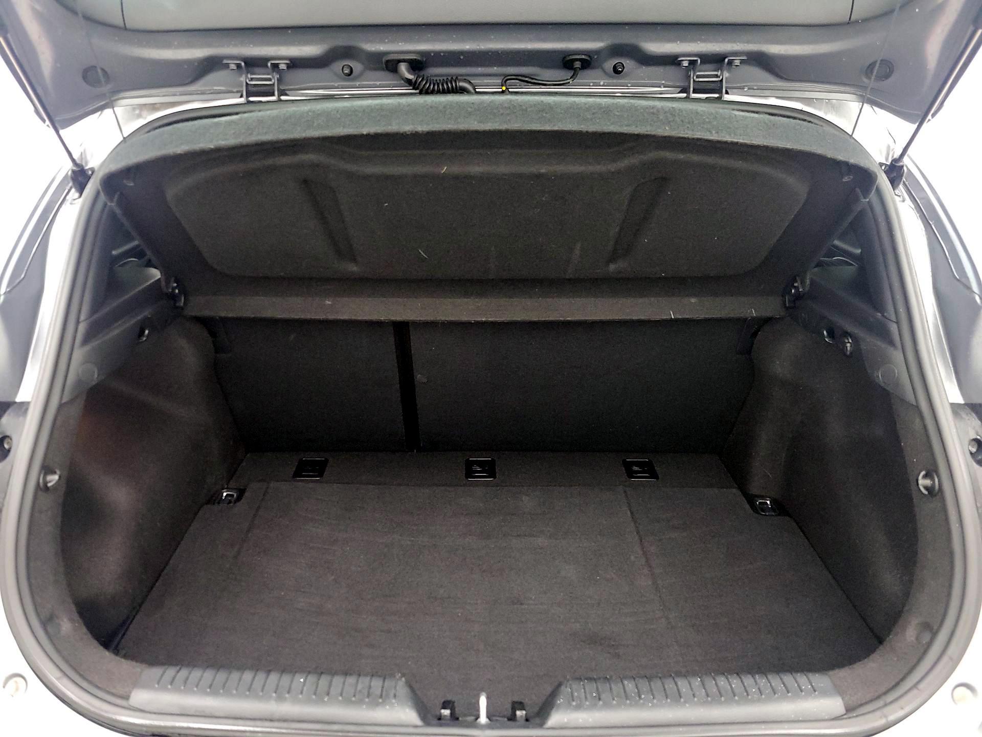 Thumbnail: 2016 Hyundai Elantra - 19