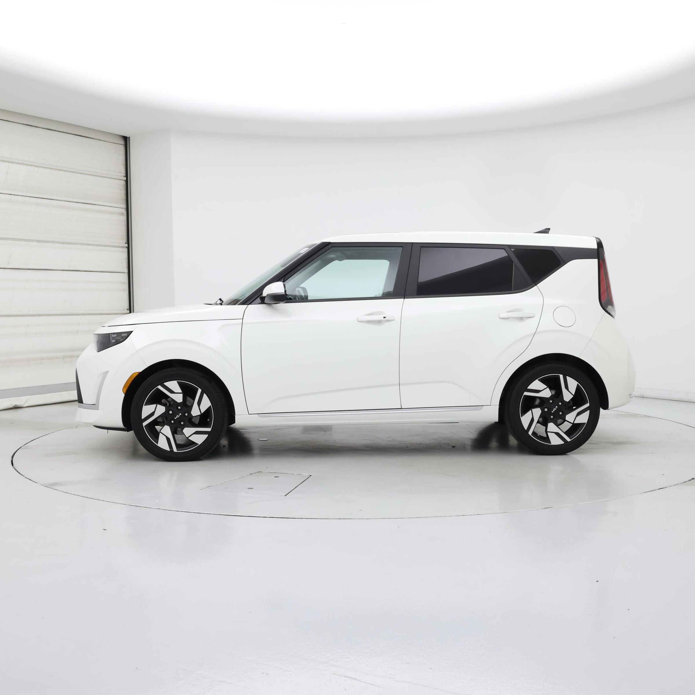 Thumbnail: 2023 Kia Soul - 3