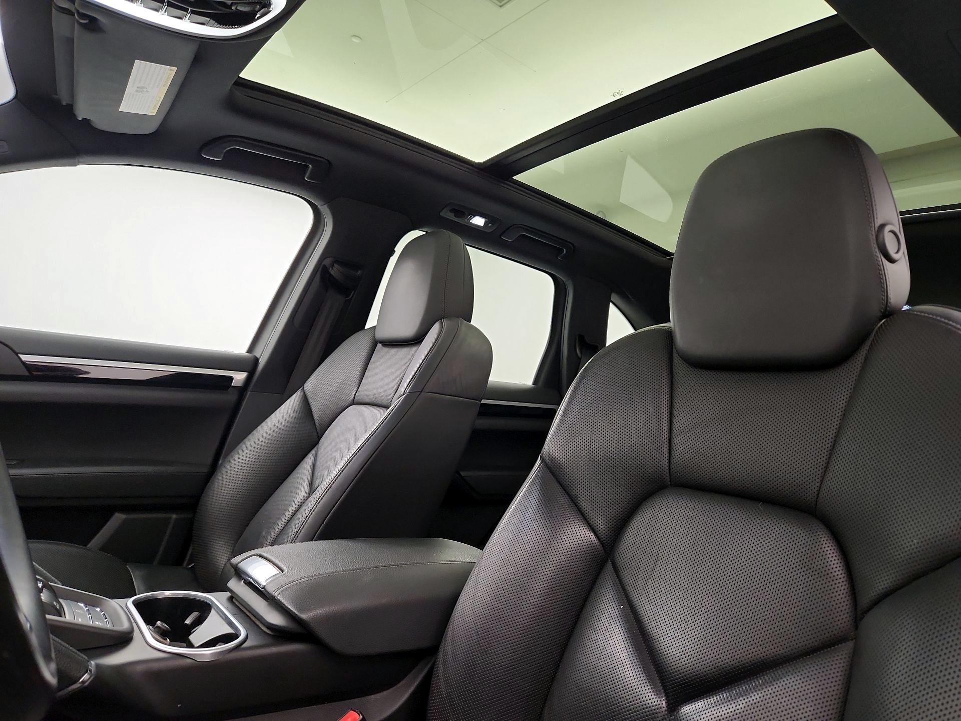 Thumbnail: 2016 Porsche Cayenne - 19