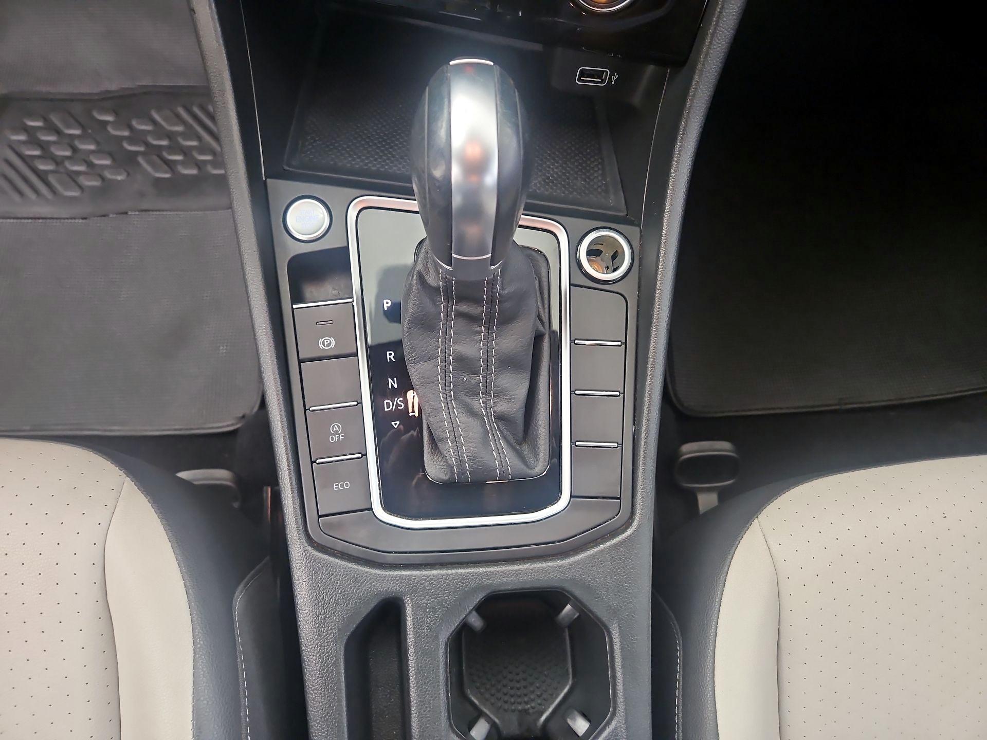 Thumbnail: 2019 Volkswagen Jetta - 17