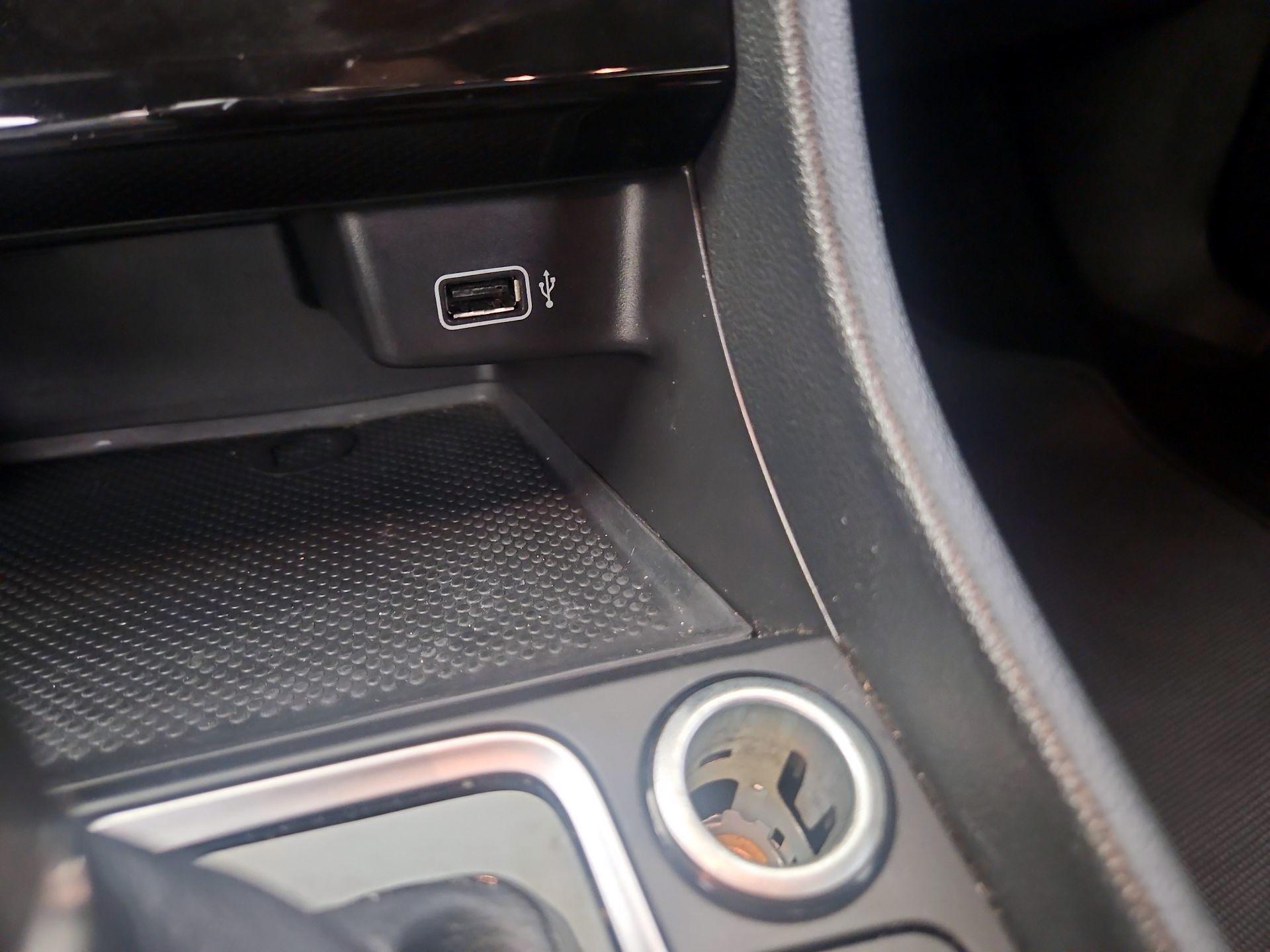Thumbnail: 2019 Volkswagen Jetta - 18