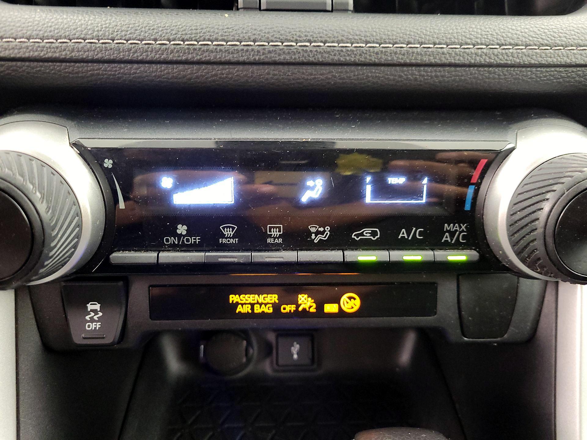 Thumbnail: 2021 Toyota RAV4 - 16