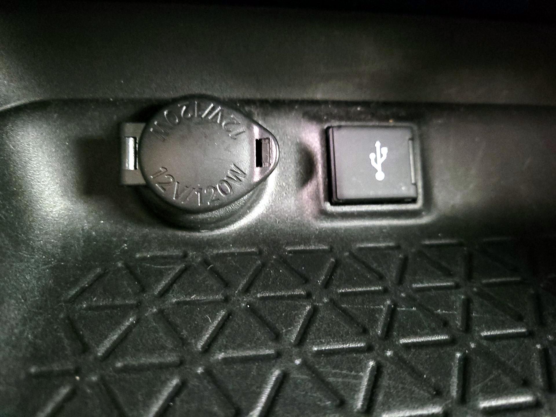 Thumbnail: 2021 Toyota RAV4 - 18