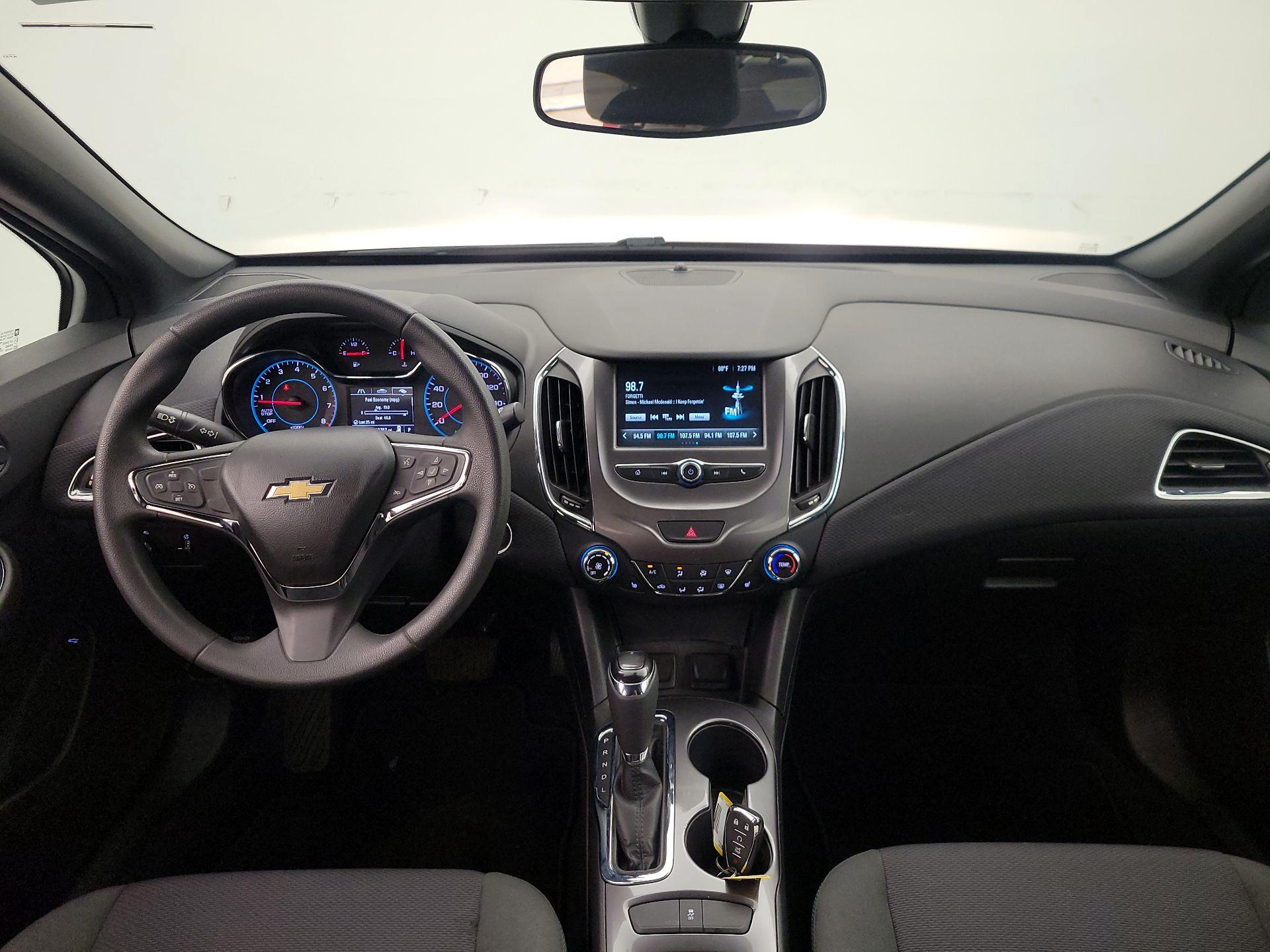 Thumbnail: 2018 Chevrolet Cruze - 9