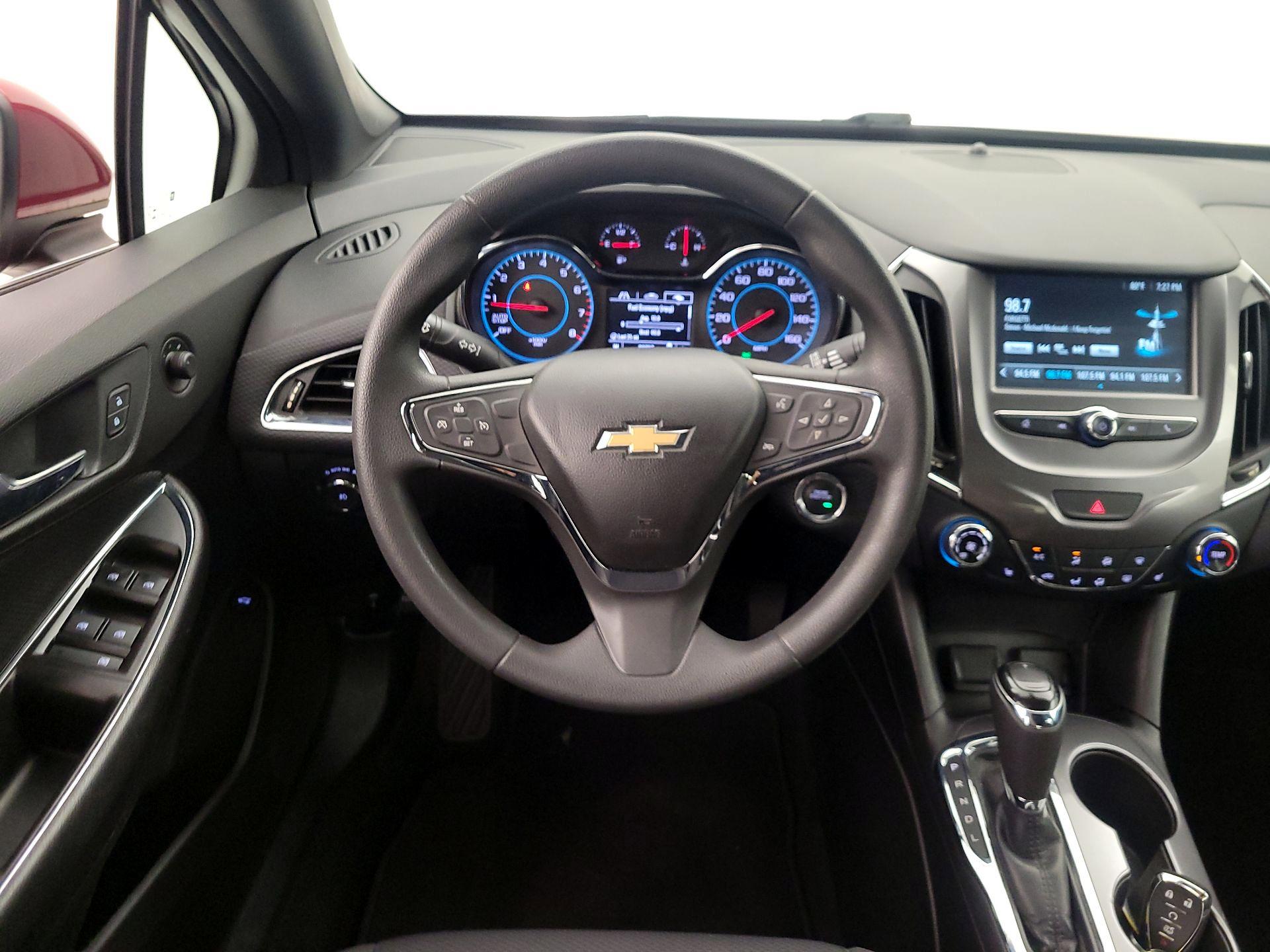 Thumbnail: 2018 Chevrolet Cruze - 10