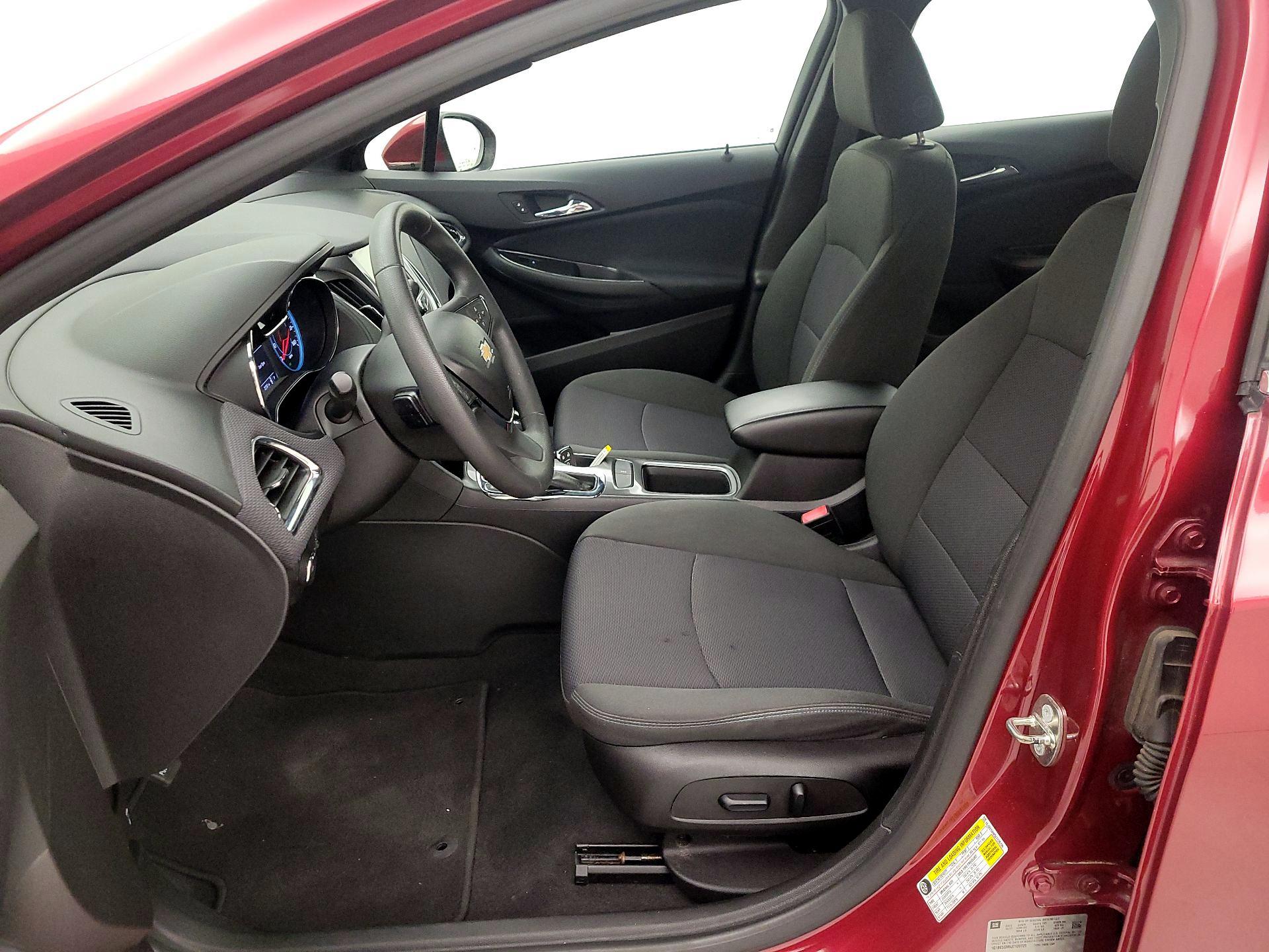 Thumbnail: 2018 Chevrolet Cruze - 11