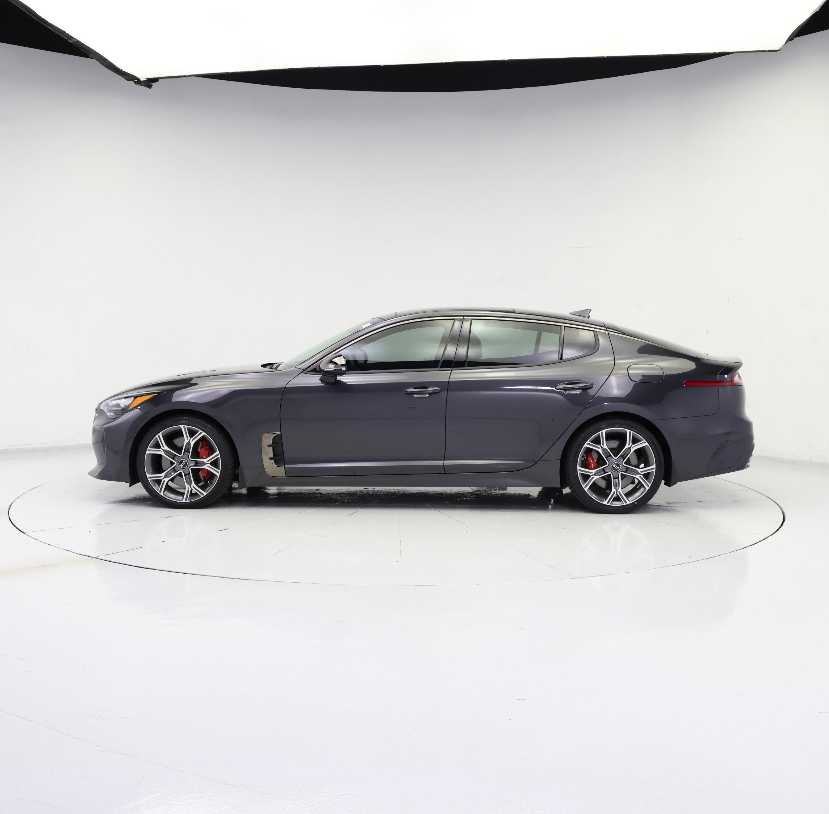Thumbnail: 2021 Kia Stinger - 3