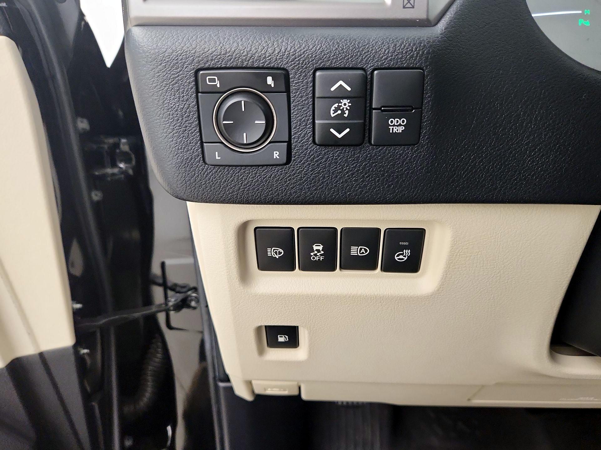 Thumbnail: 2022 Lexus GX - 13