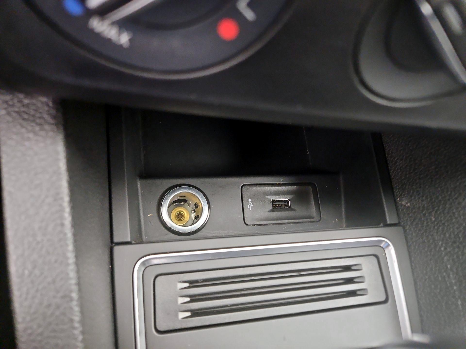 Thumbnail: 2017 Volkswagen Jetta - 18