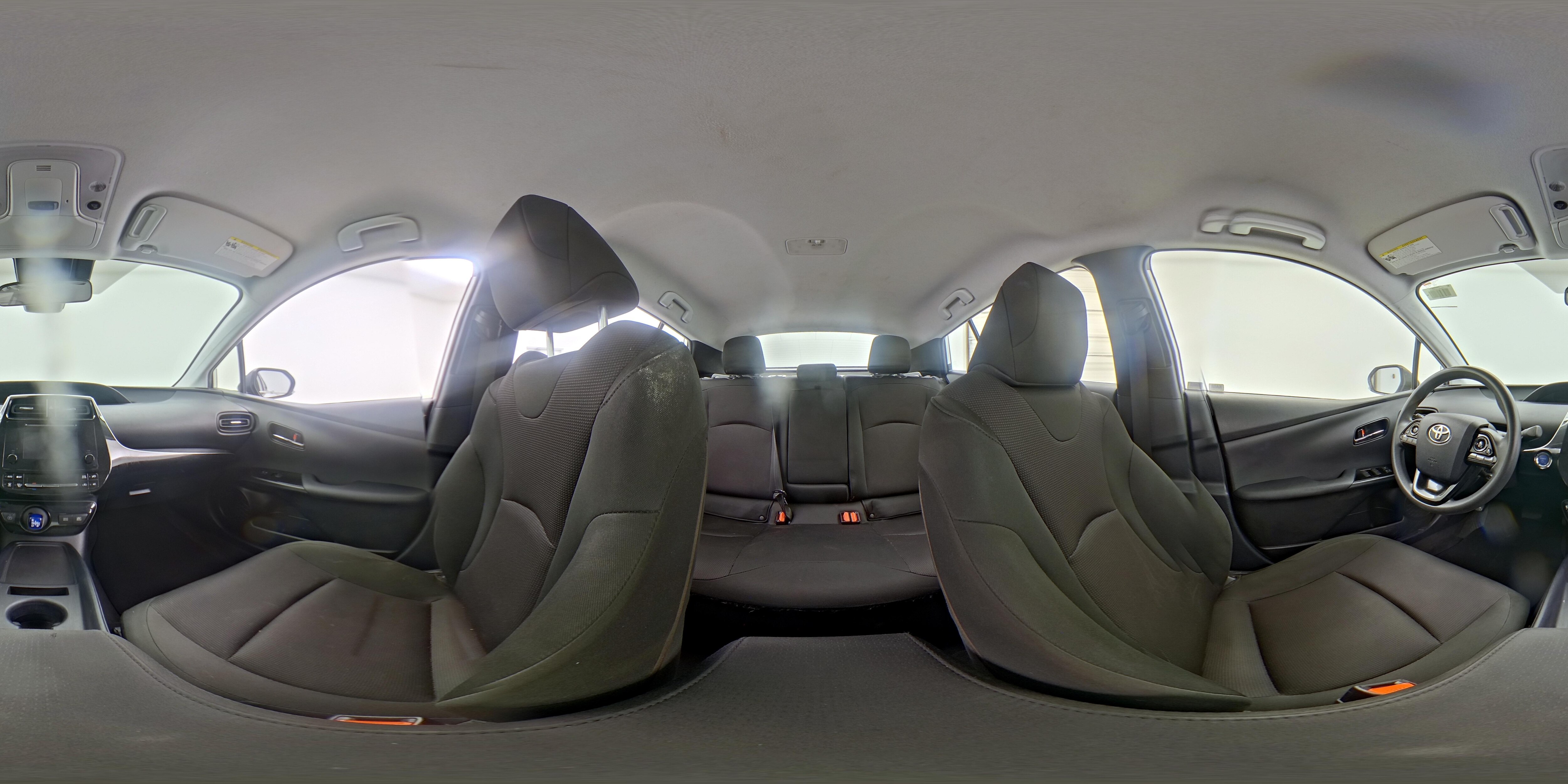 2019 Toyota Prius L Eco - Photo 25