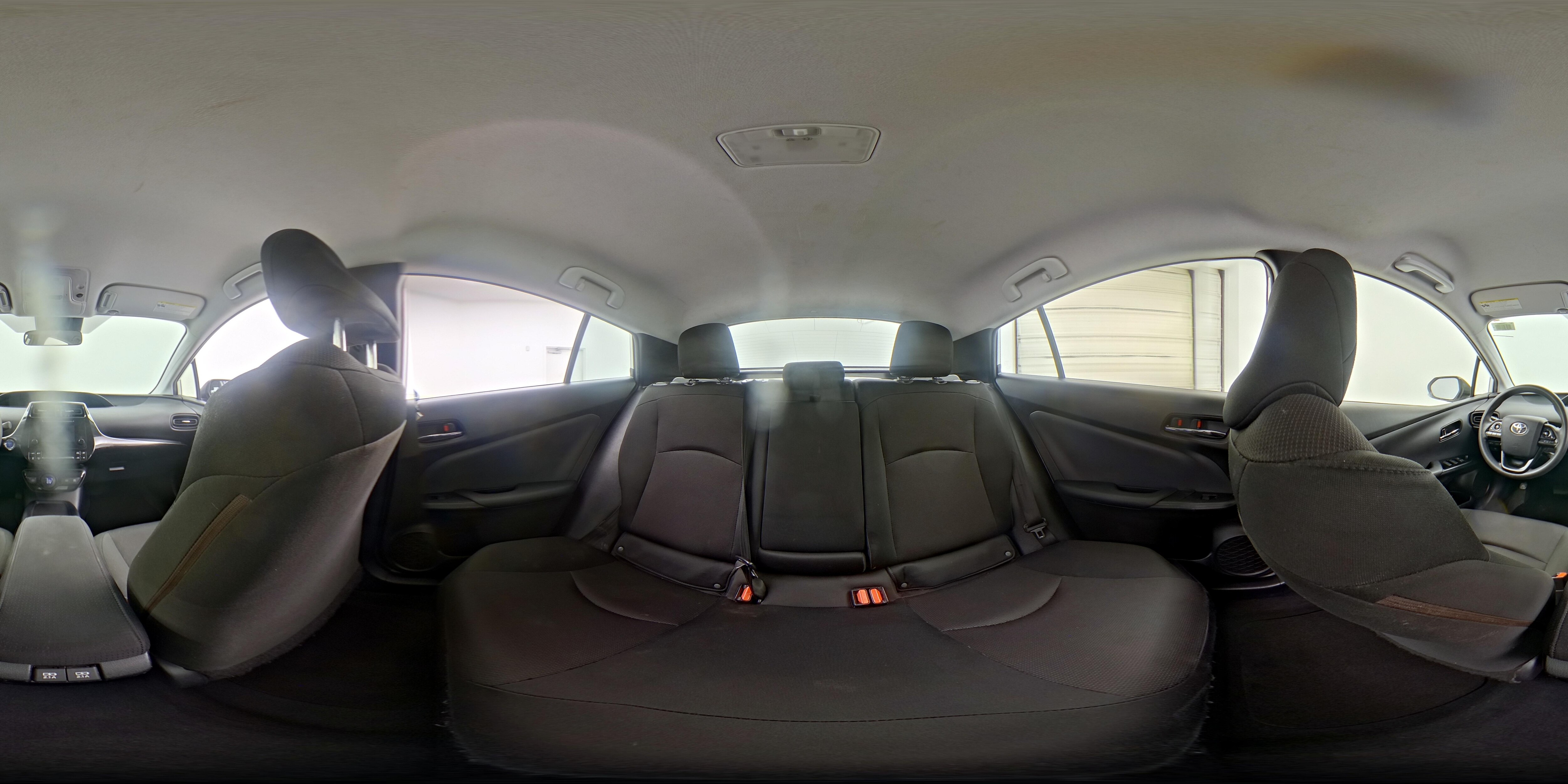 2019 Toyota Prius L Eco - Photo 26