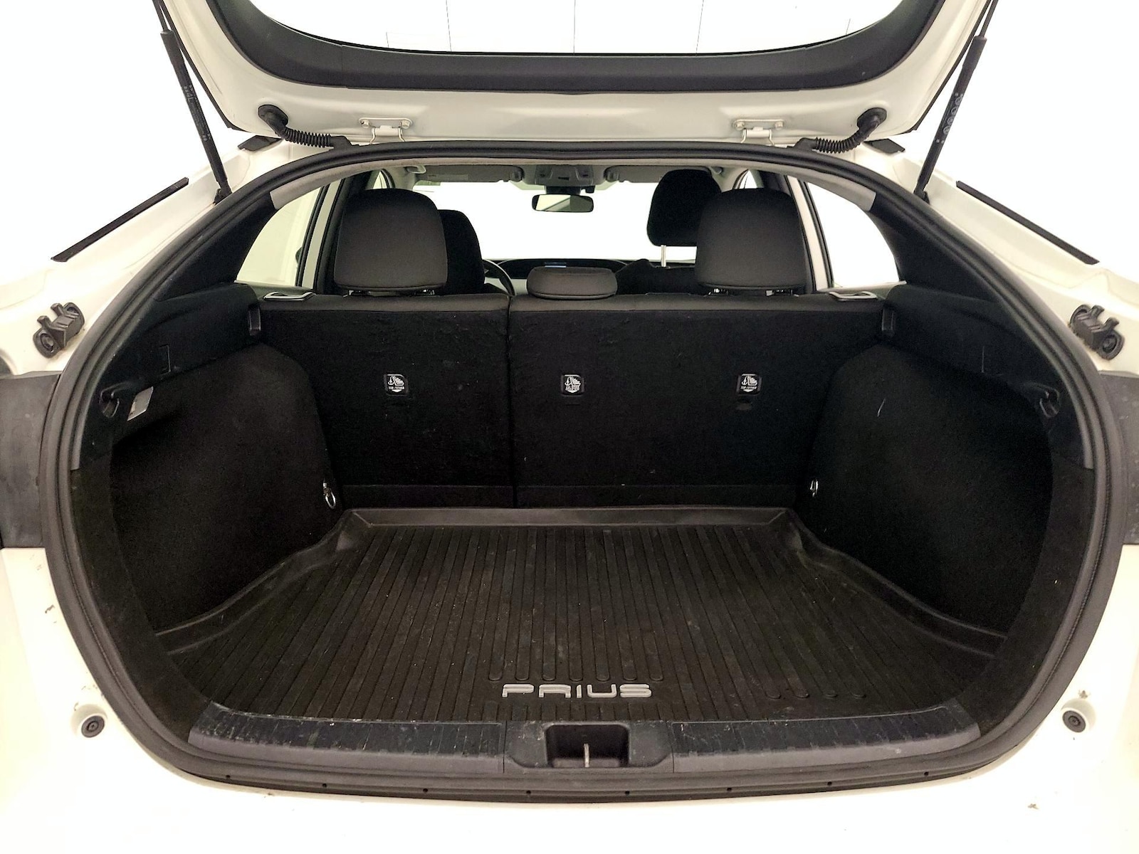 2019 Toyota Prius L Eco - Photo 22