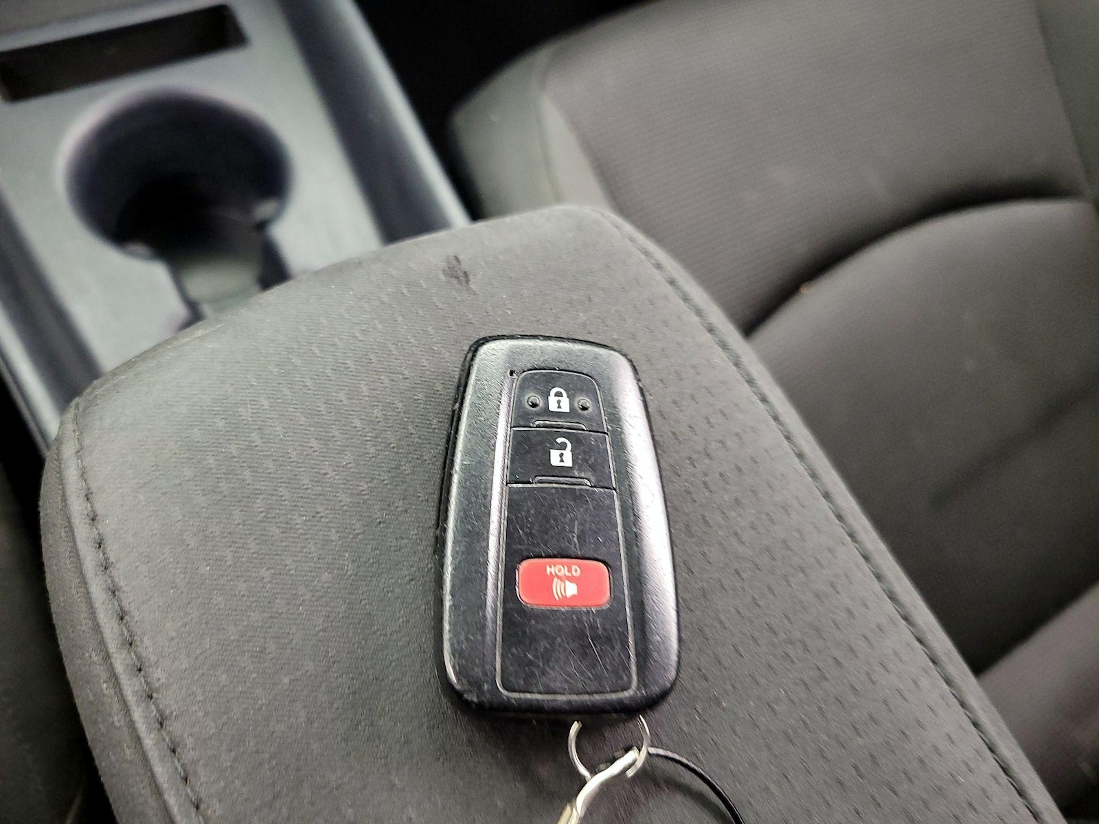 2019 Toyota Prius L Eco - Photo 24