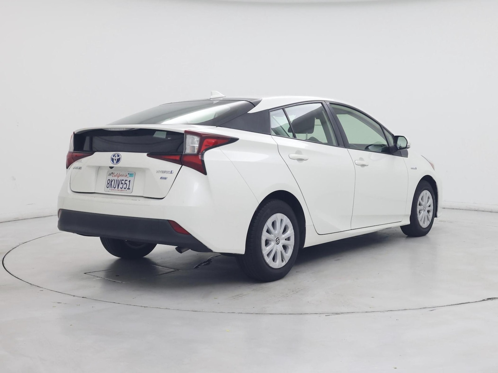 2019 Toyota Prius L Eco - Photo 9