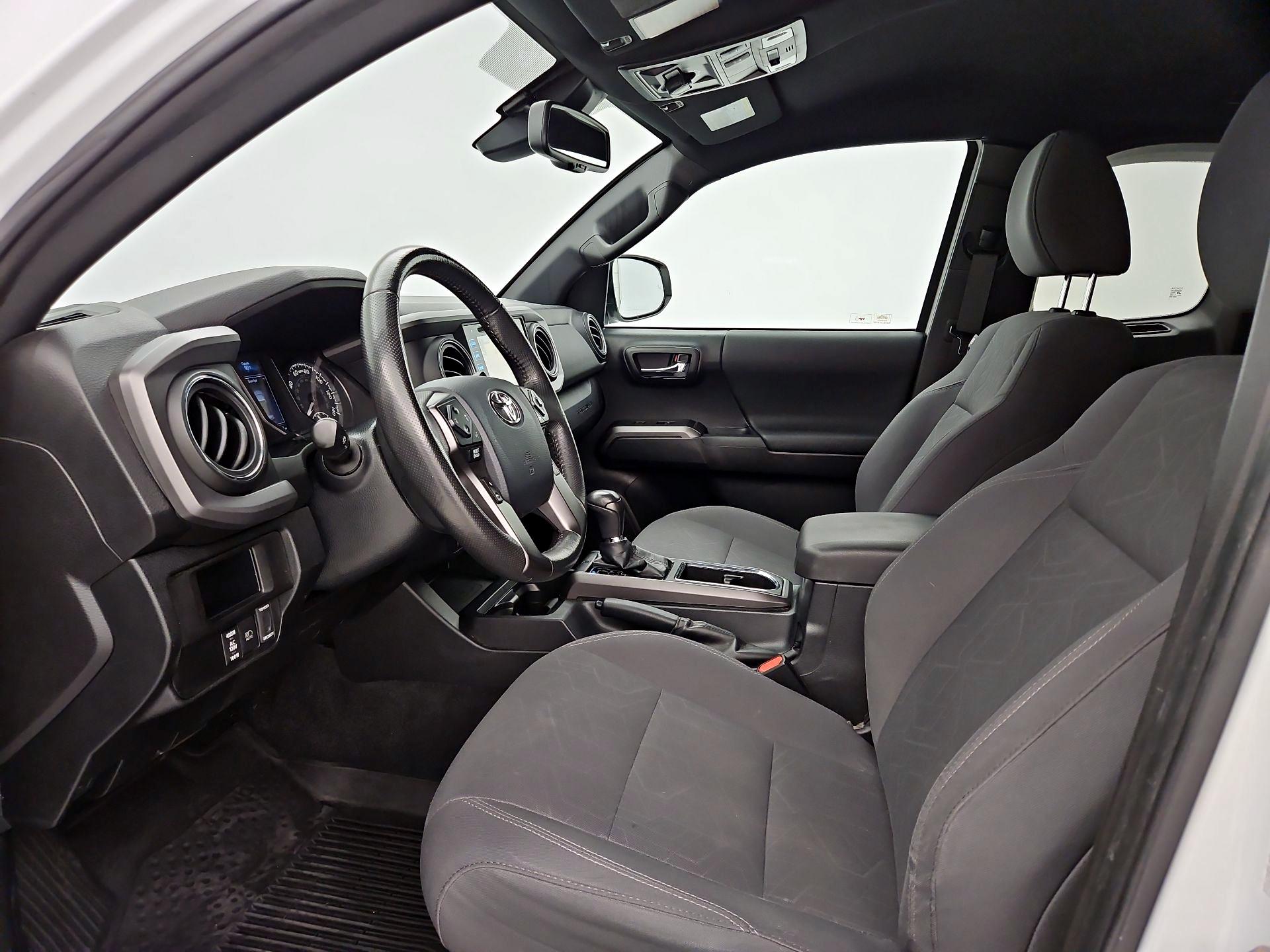 Thumbnail: 2019 Toyota Tacoma - 11