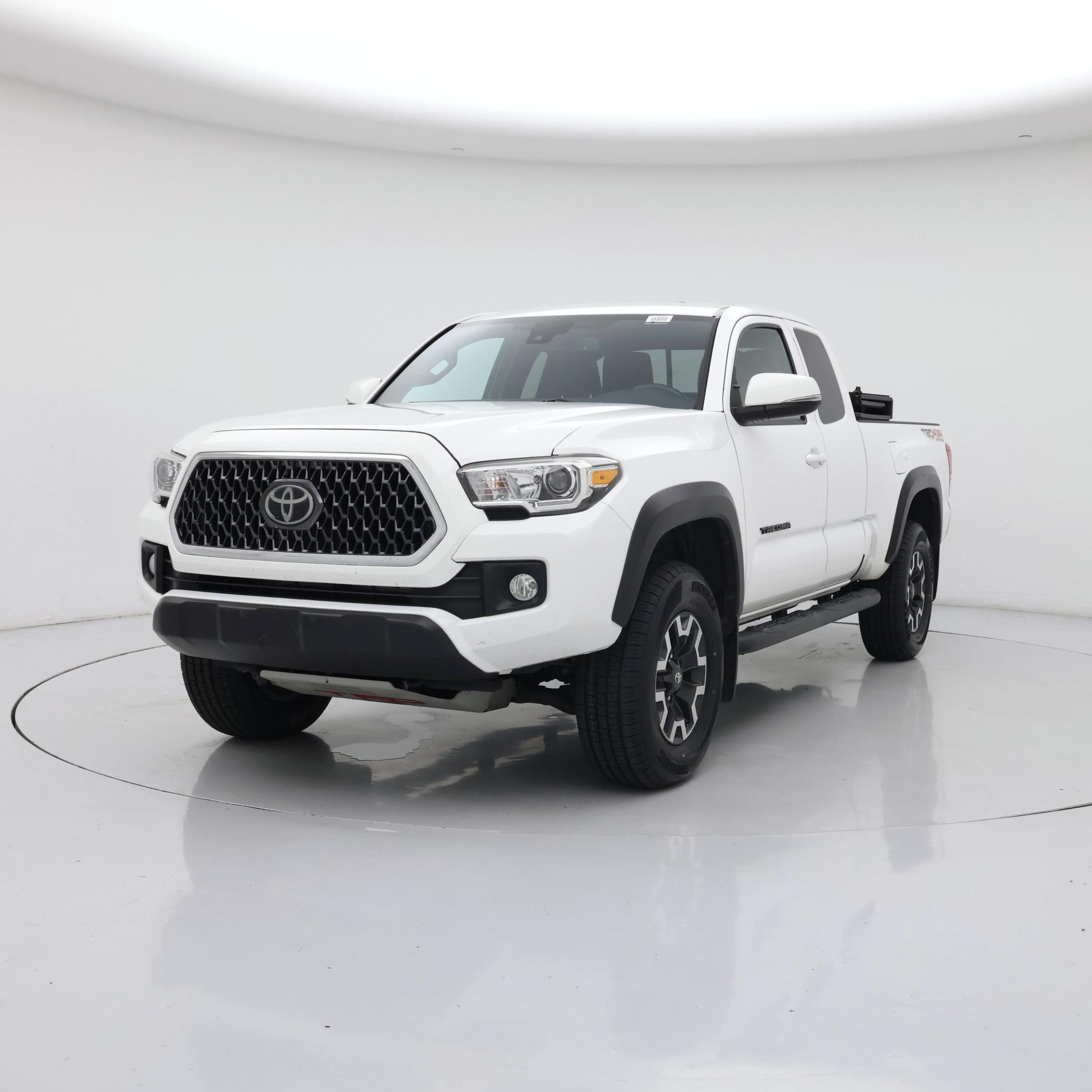 Thumbnail: 2019 Toyota Tacoma - 4