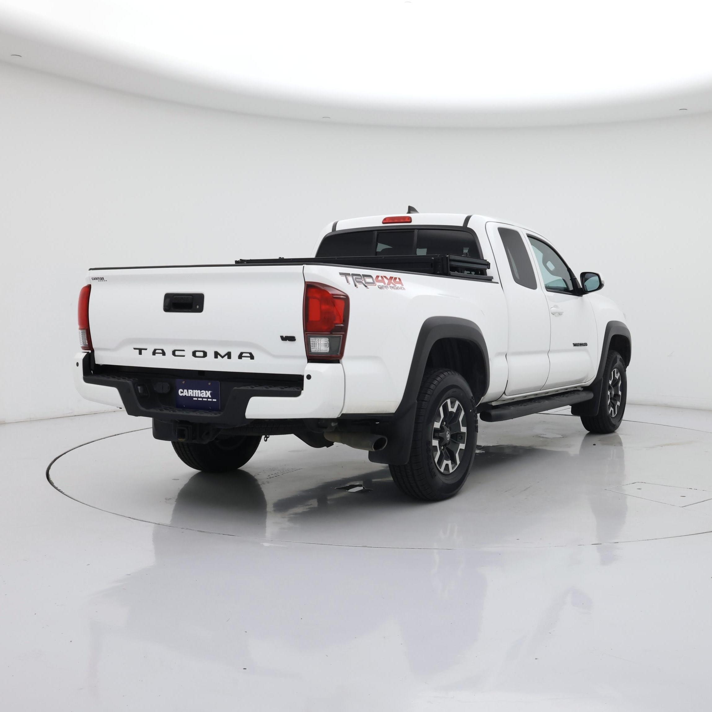 Thumbnail: 2019 Toyota Tacoma - 8