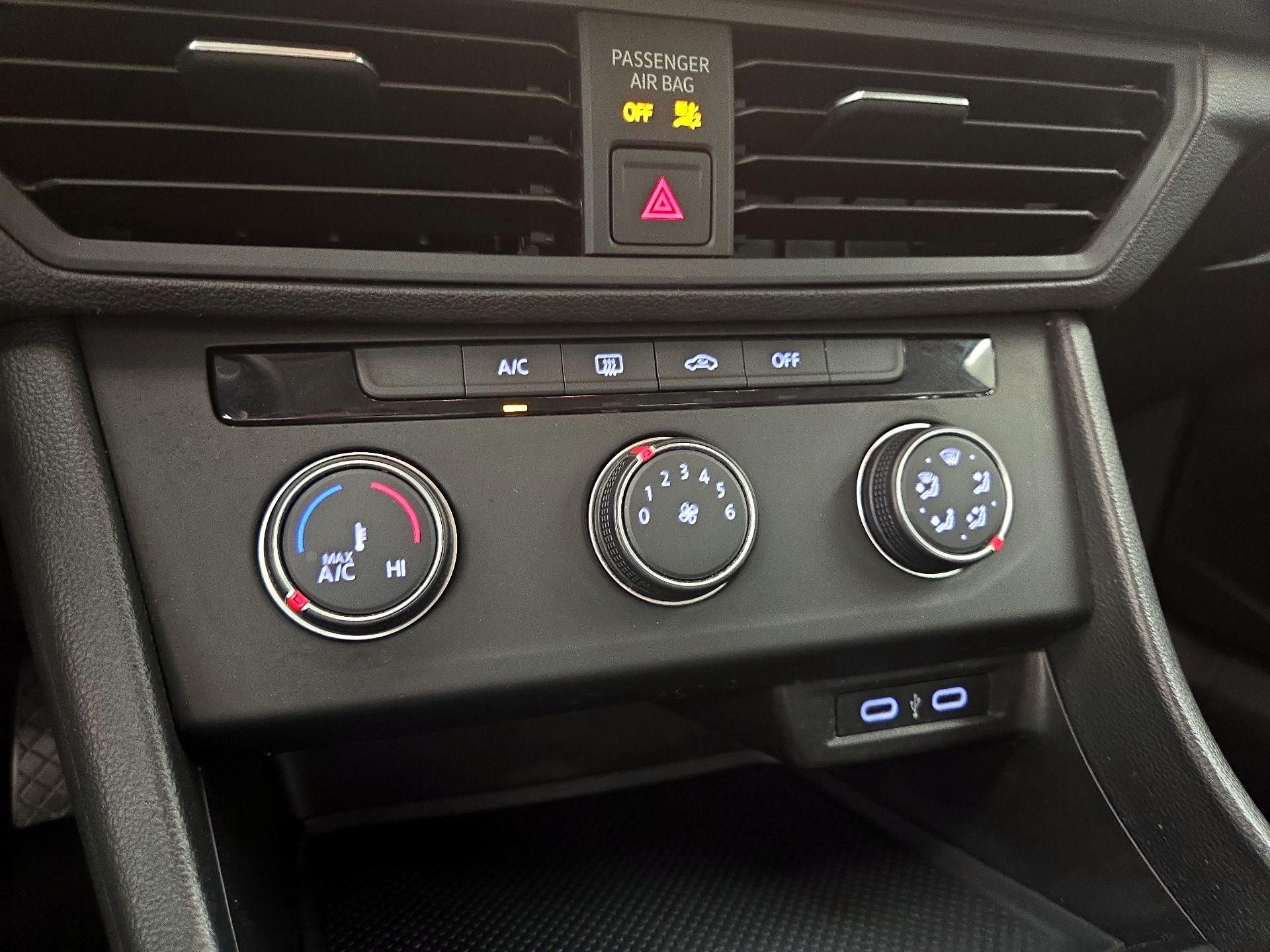 Thumbnail: 2021 Volkswagen Jetta - 16